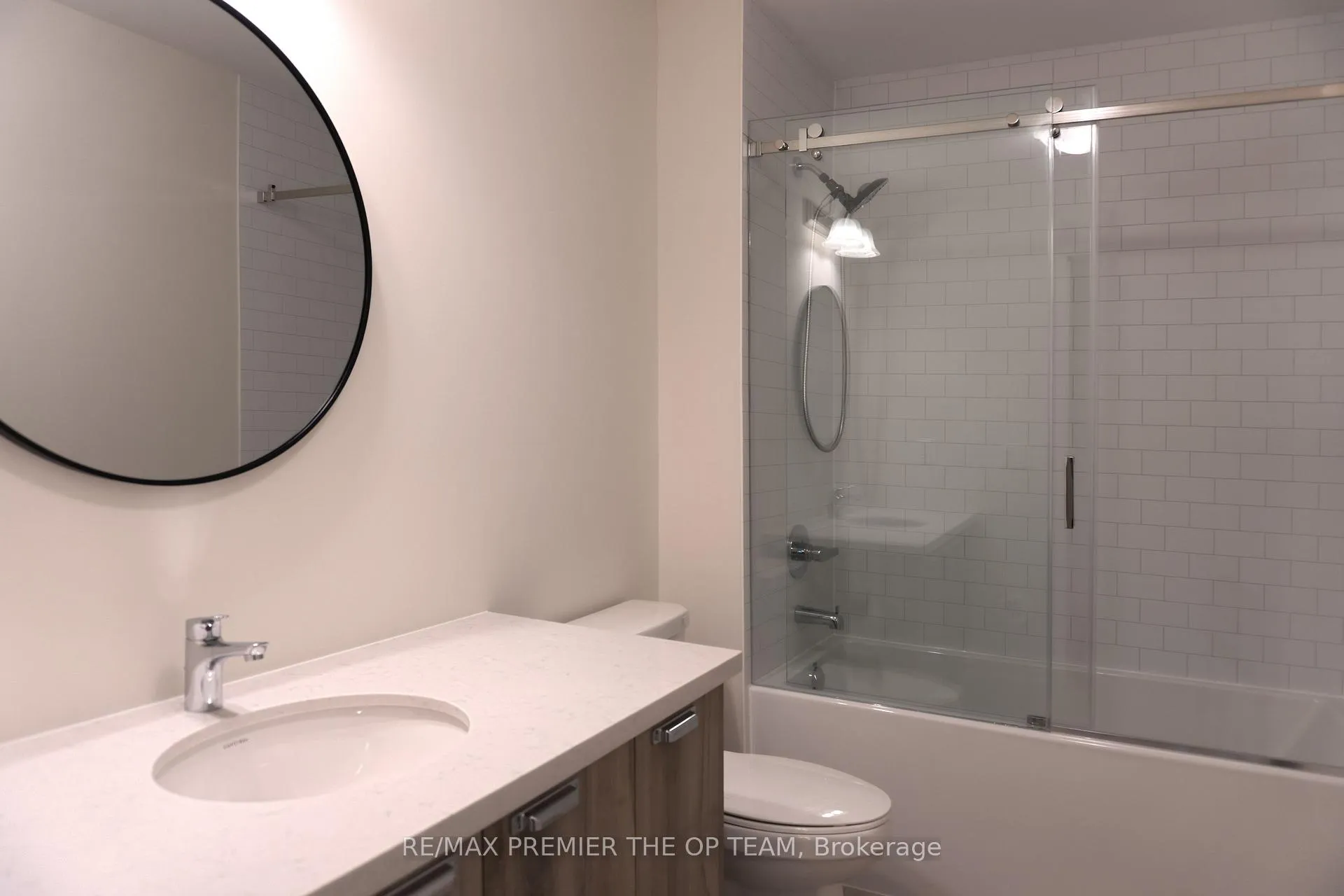 Photo 23 of 12 Pierre Berton Boulevard, Vaughan, Kleinburg — HOMEH