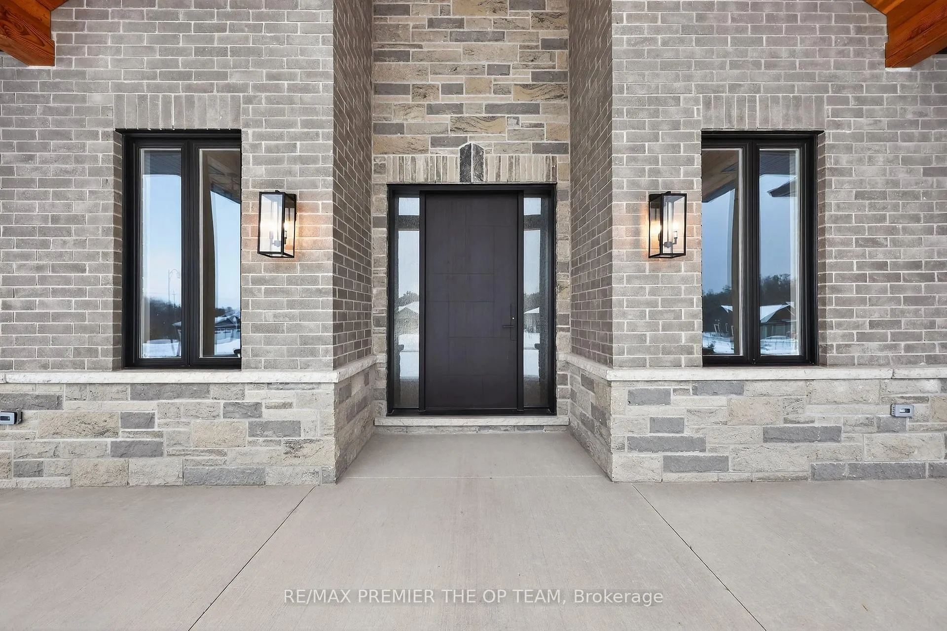 Photo 3 of 60 Marni Lane, Springwater, Rural Springwater — HOMEH