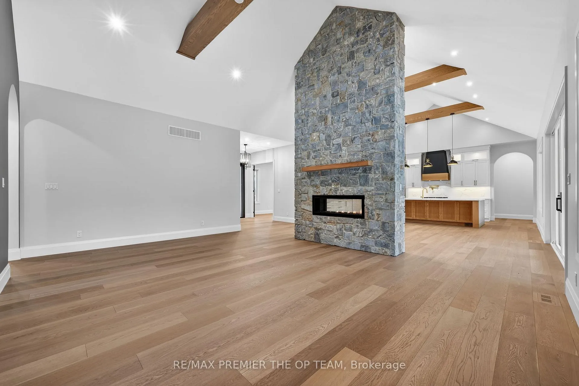 Photo 24 of 60 Marni Lane, Springwater, Rural Springwater — HOMEH