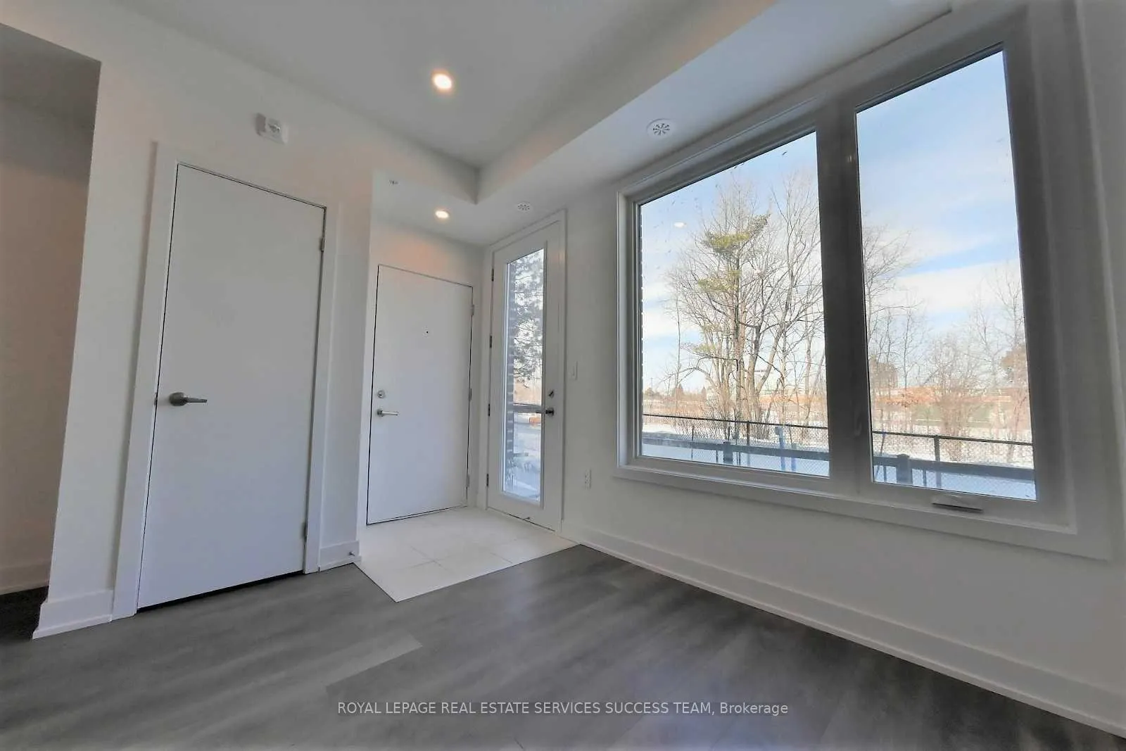 Photo 3 of Unit 24, 3473 Widdicombe Way, Mississauga, Erin Mills — HOMEH