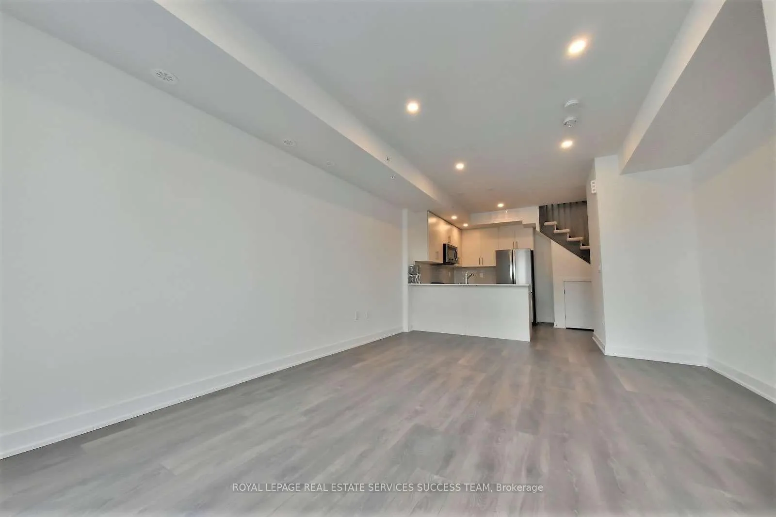 Photo 5 of Unit 24, 3473 Widdicombe Way, Mississauga, Erin Mills — HOMEH