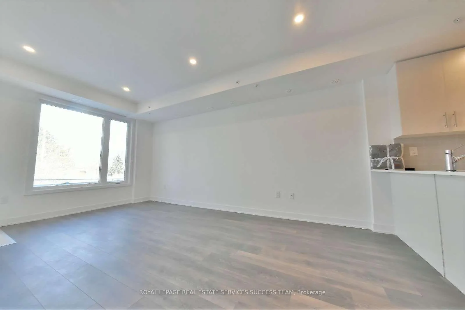 Photo 6 of Unit 24, 3473 Widdicombe Way, Mississauga, Erin Mills — HOMEH