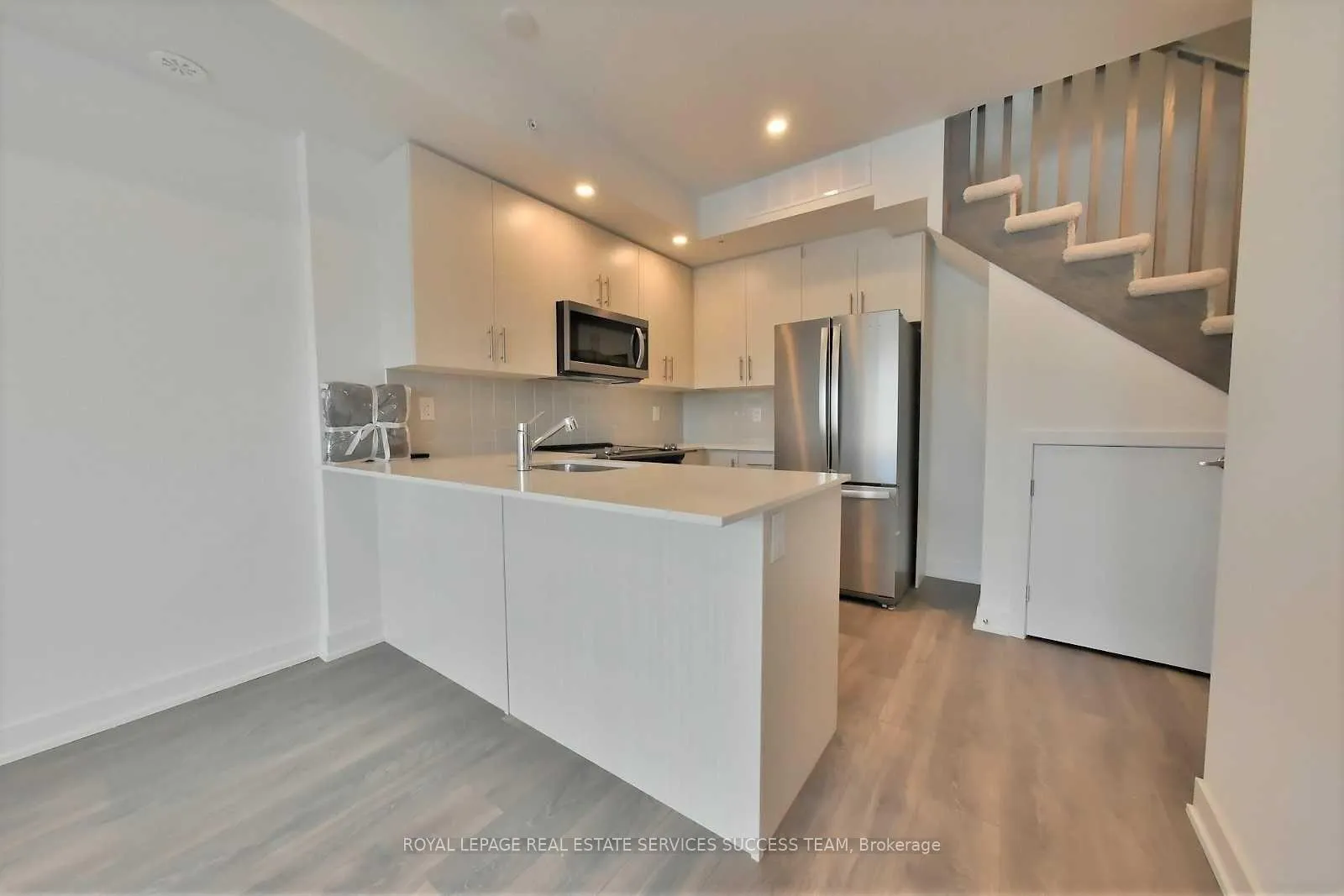 Photo 11 of Unit 24, 3473 Widdicombe Way, Mississauga, Erin Mills — HOMEH