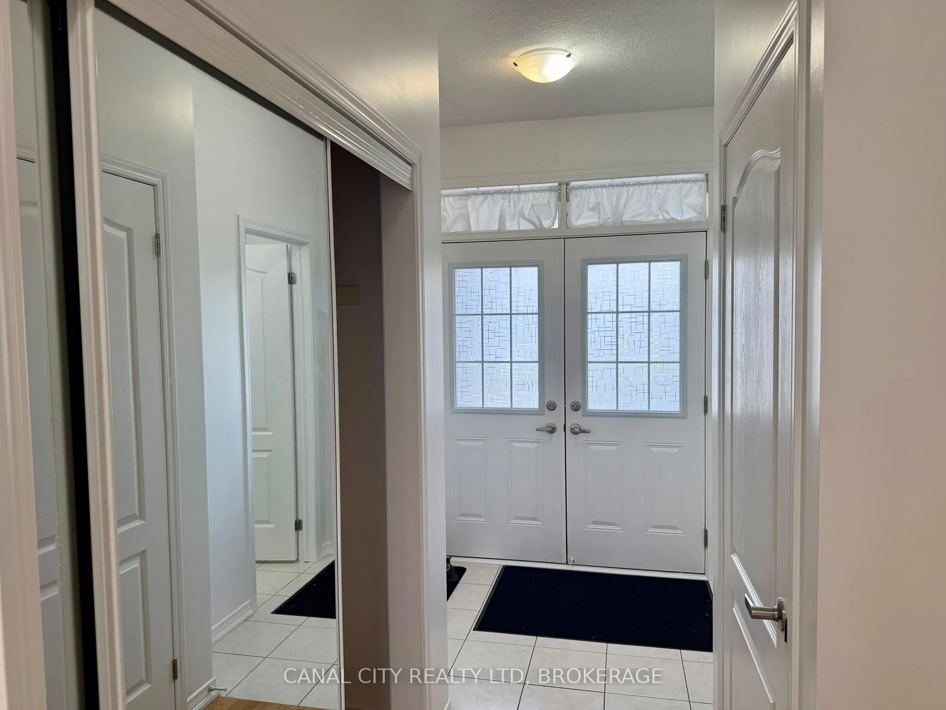Photo 2 of 51 Esther Crescent, Thorold, Hurricane/Merrittville — HOMEH