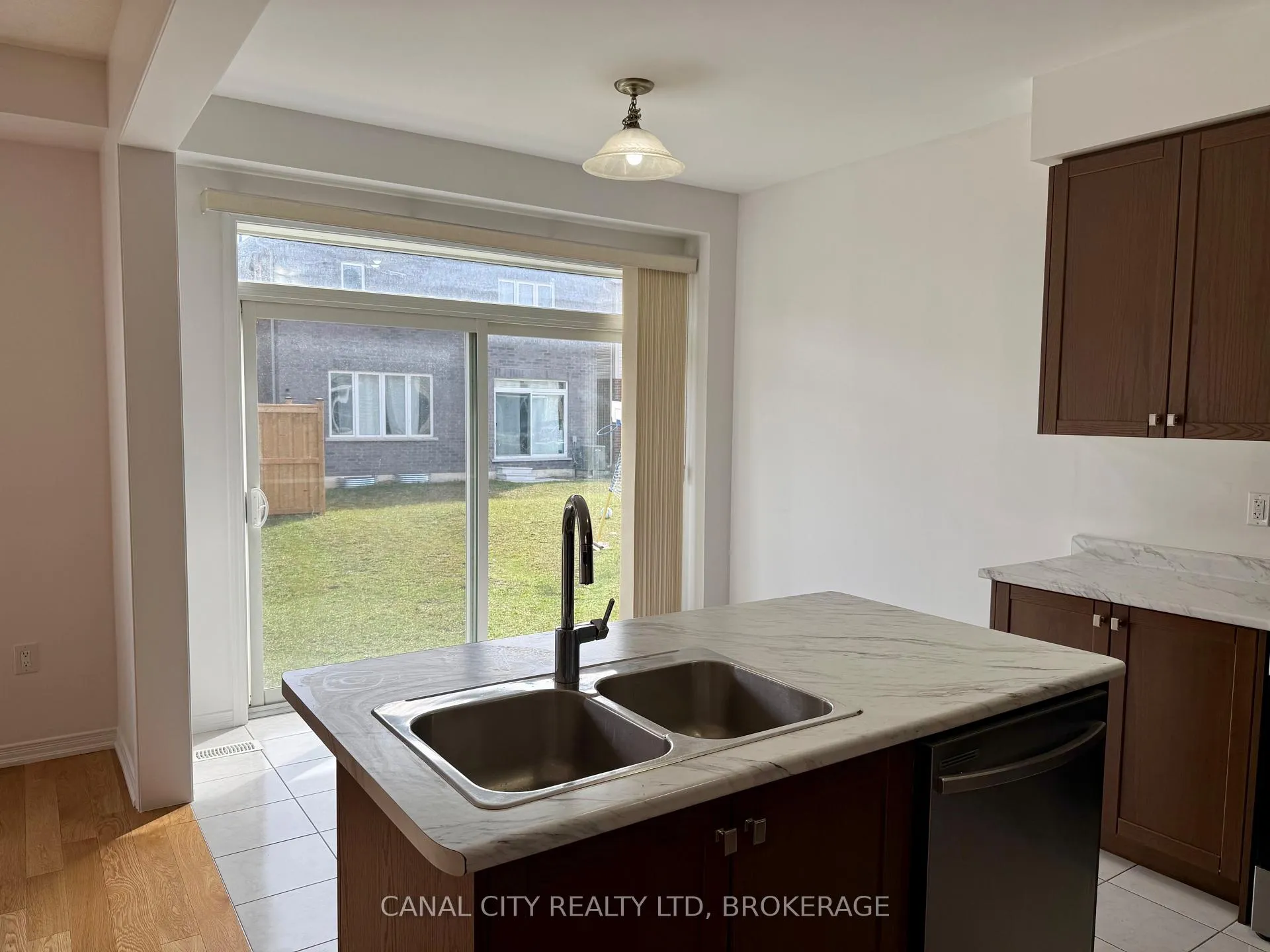 Photo 7 of 51 Esther Crescent, Thorold, Hurricane/Merrittville — HOMEH