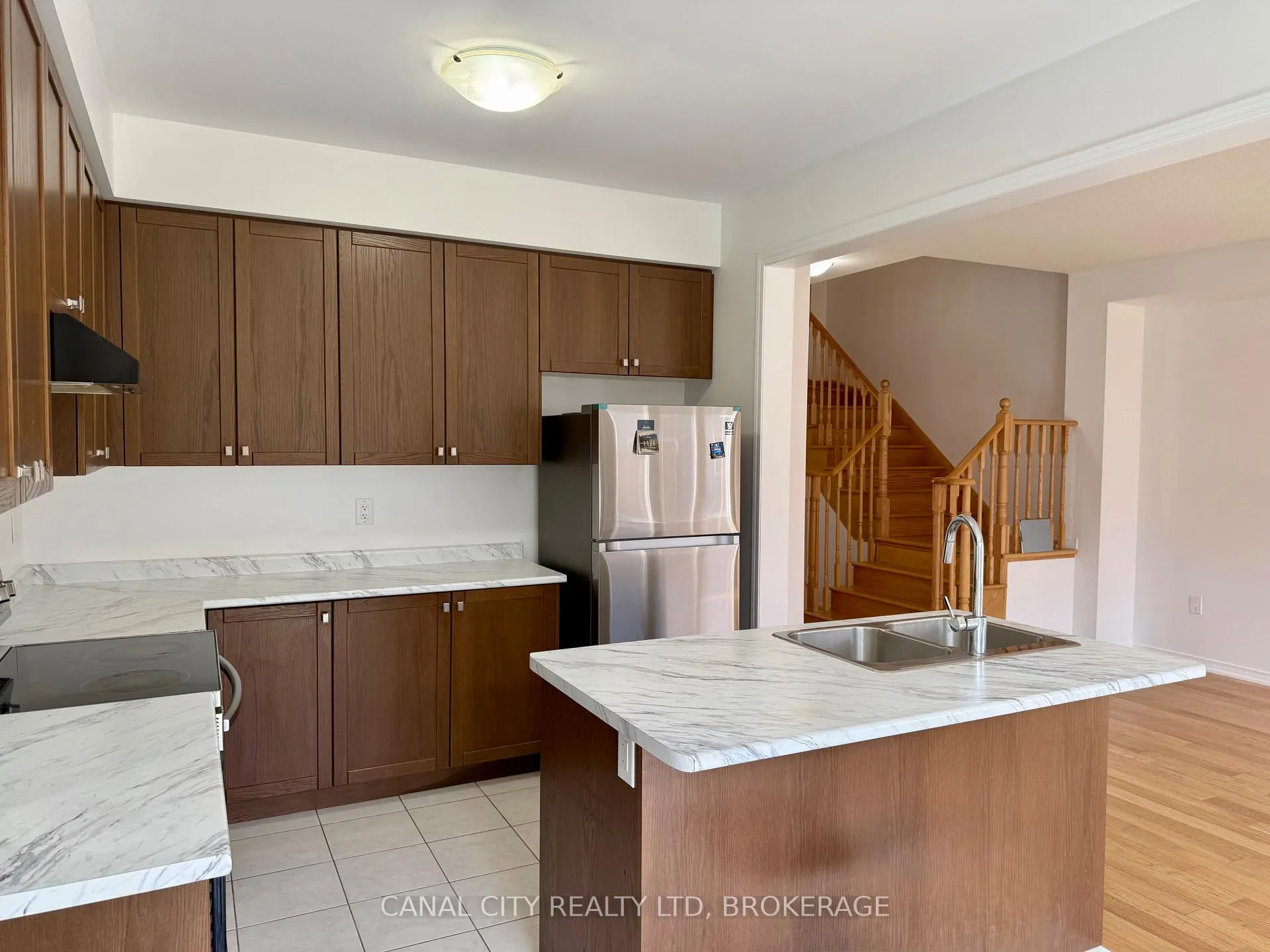Photo 9 of 51 Esther Crescent, Thorold, Hurricane/Merrittville — HOMEH