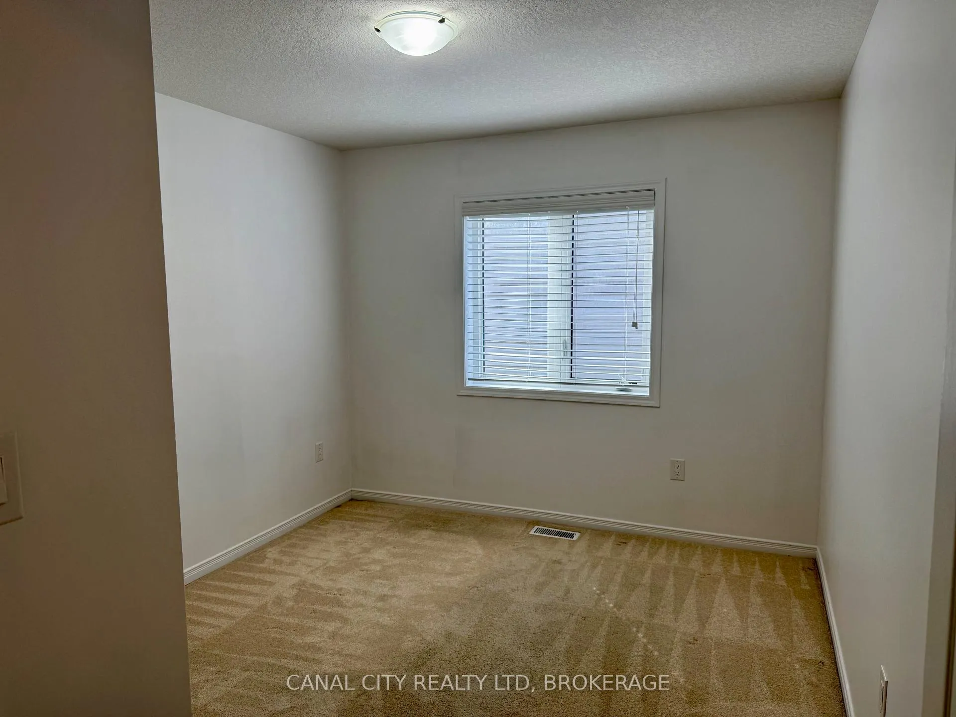 Photo 19 of 51 Esther Crescent, Thorold, Hurricane/Merrittville — HOMEH