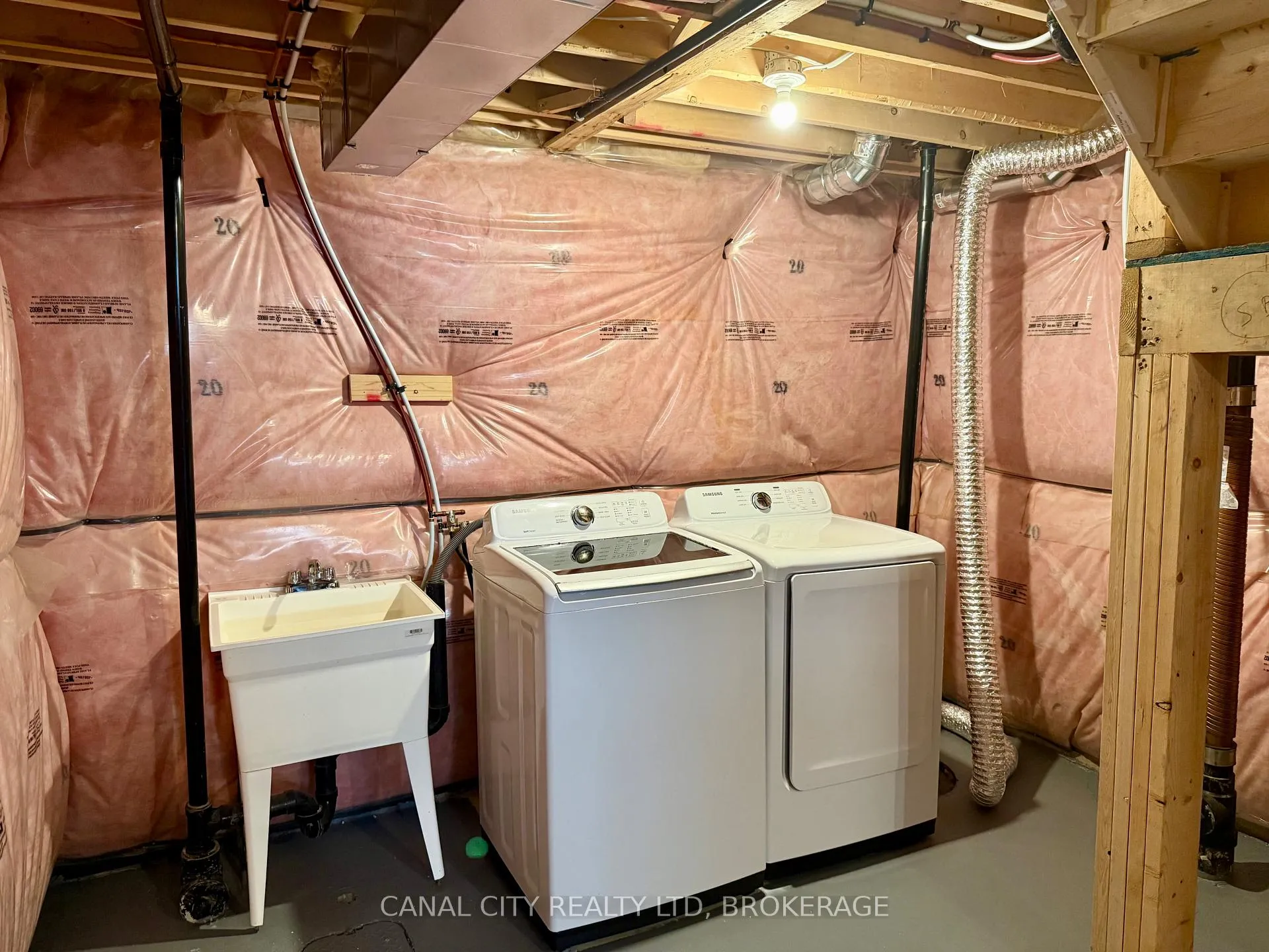 Photo 25 of 51 Esther Crescent, Thorold, Hurricane/Merrittville — HOMEH