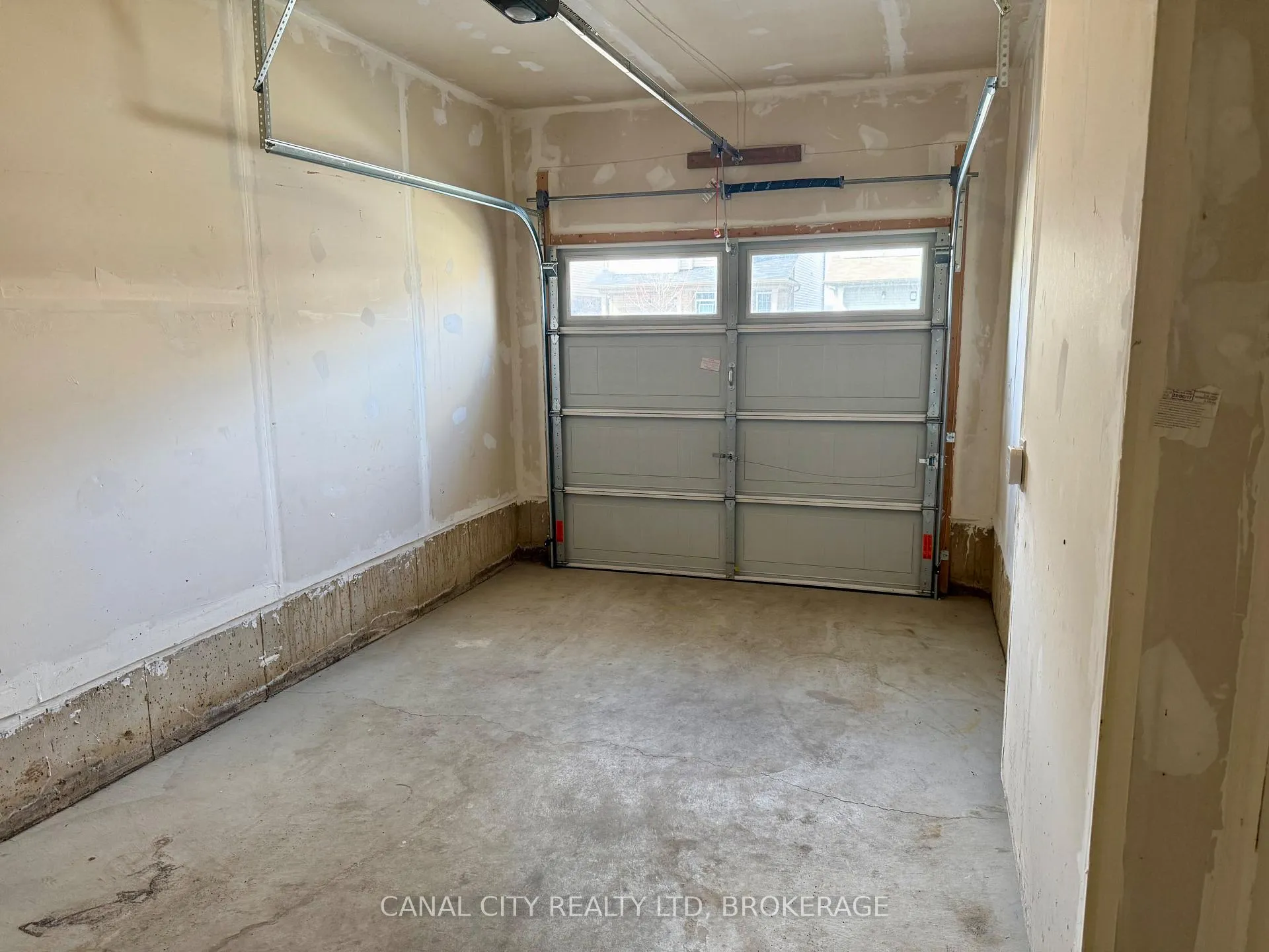Photo 26 of 51 Esther Crescent, Thorold, Hurricane/Merrittville — HOMEH