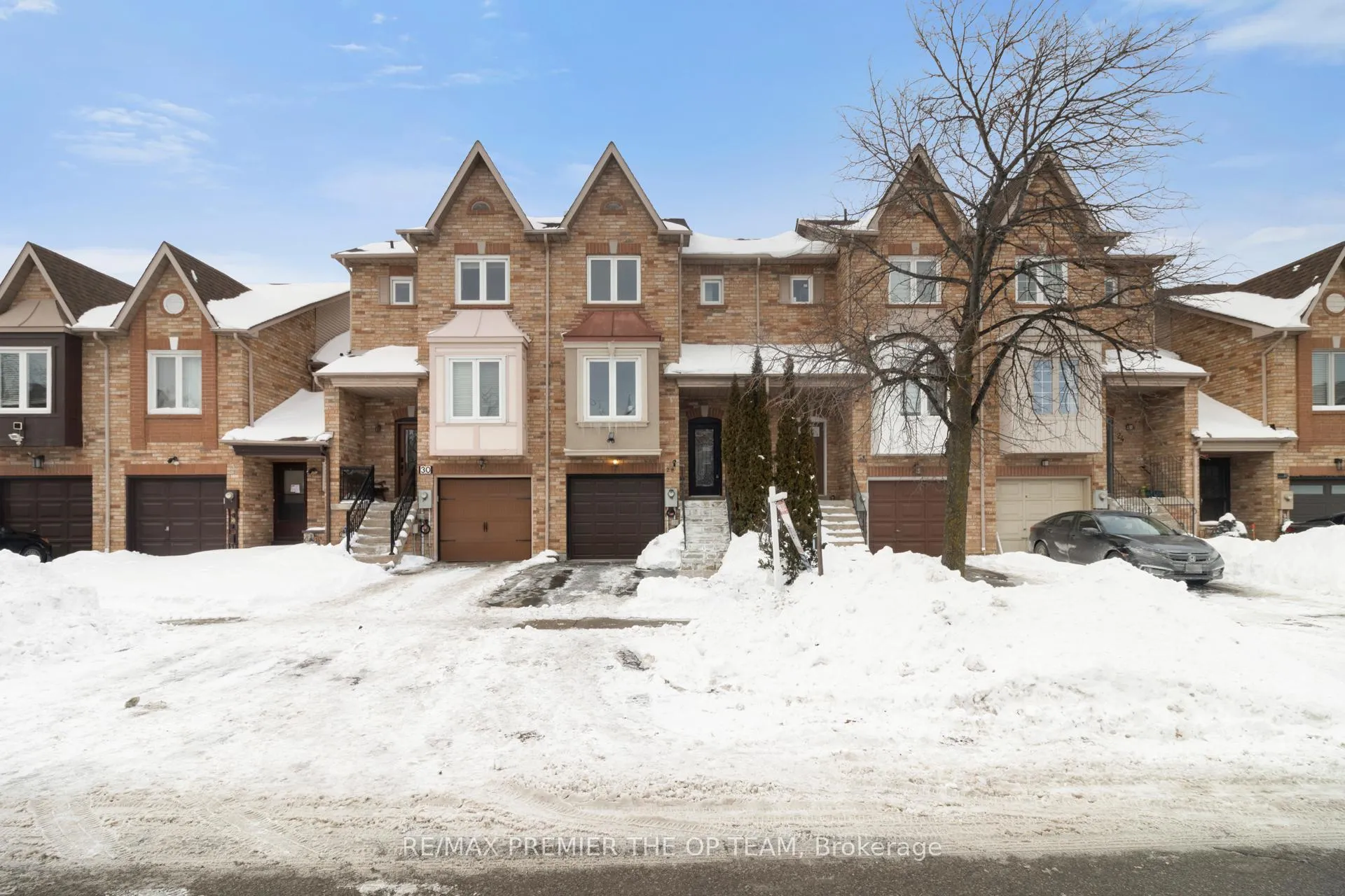 Photo 1 of 28 Kelso Crescent, Vaughan, Maple — HOMEH