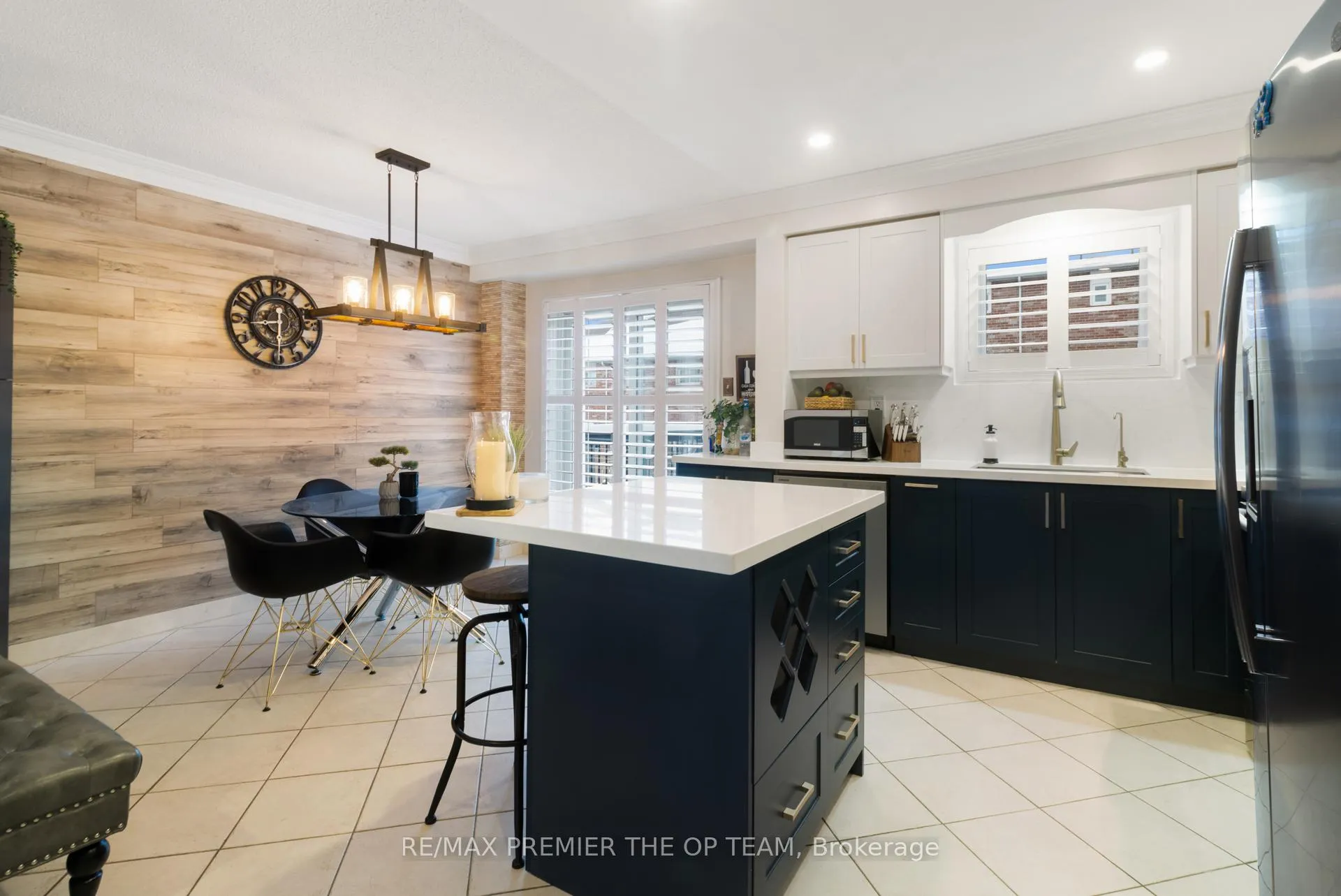 Photo 8 of 28 Kelso Crescent, Vaughan, Maple — HOMEH