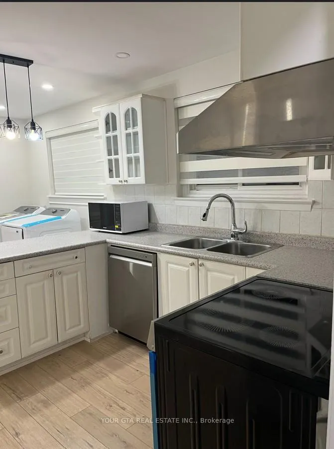 Photo 9 of Unit Upper, 1867 Sandgate Crescent, Mississauga, Clarkson — HOMEH