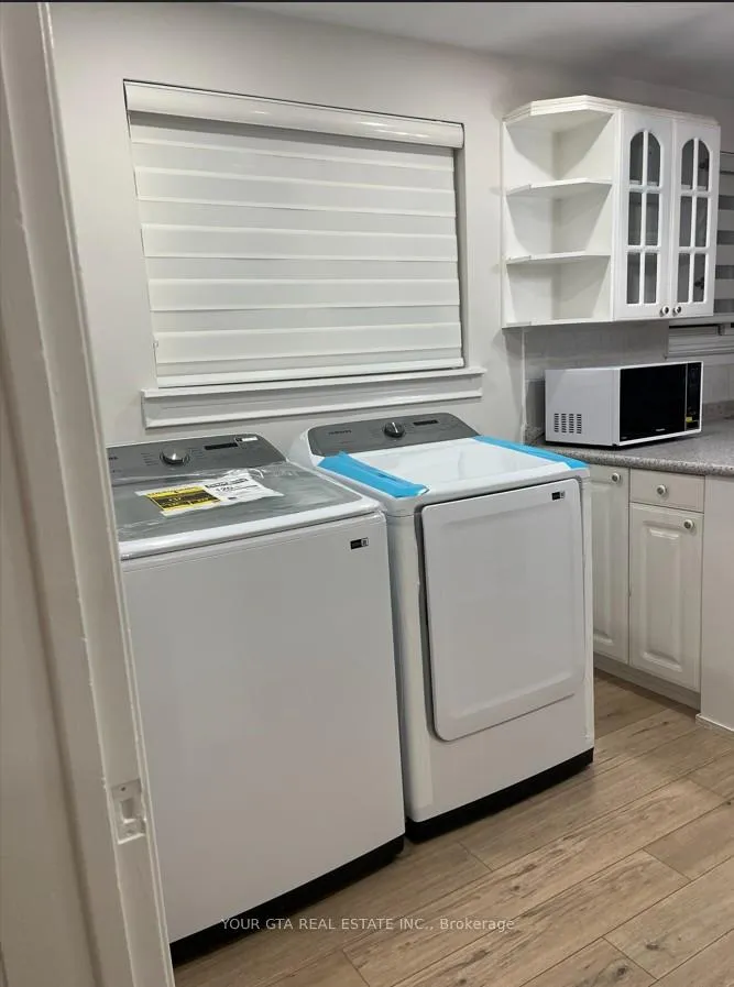 Photo 11 of Unit Upper, 1867 Sandgate Crescent, Mississauga, Clarkson — HOMEH