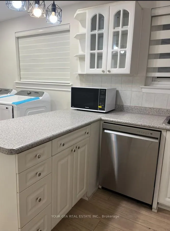 Photo 26 of Unit Upper, 1867 Sandgate Crescent, Mississauga, Clarkson — HOMEH
