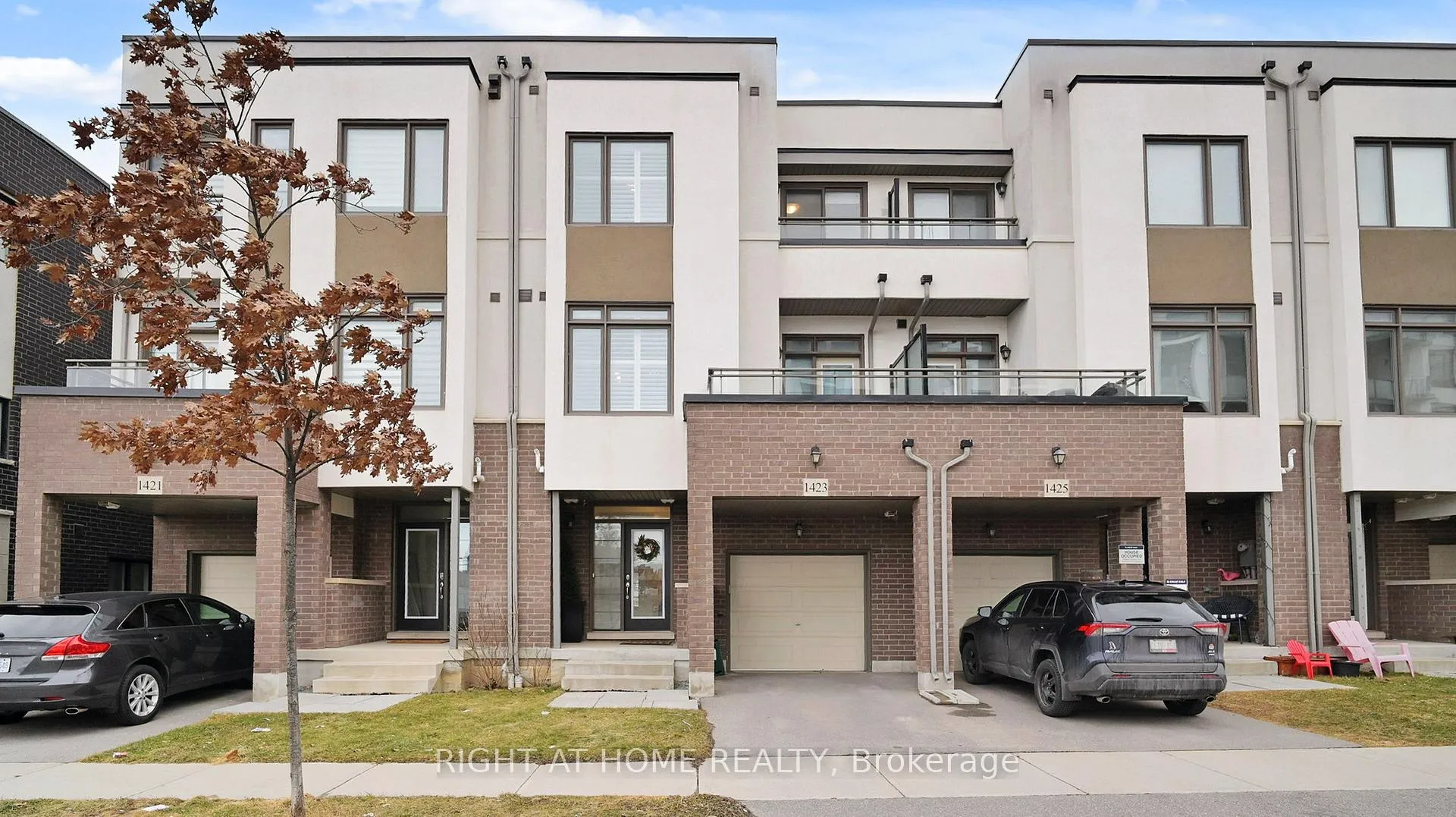 Front of 1423 Clarriage Court