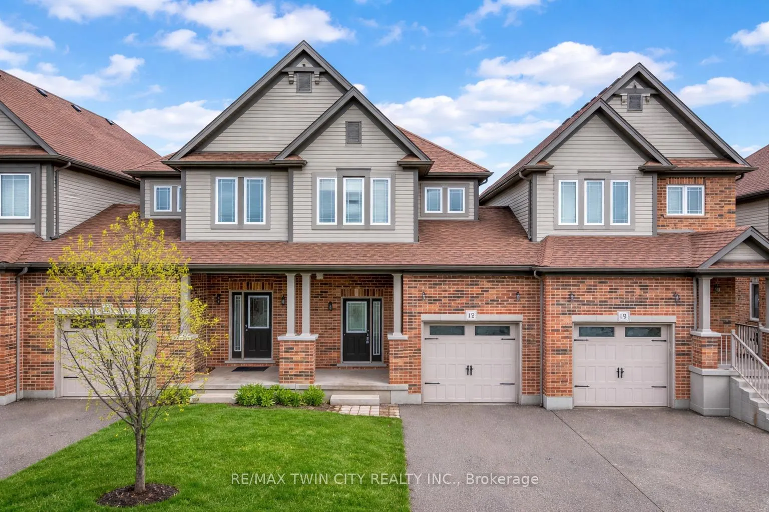 Photo 1 of 17 Valleybrook Drive, Kitchener — HOMEH