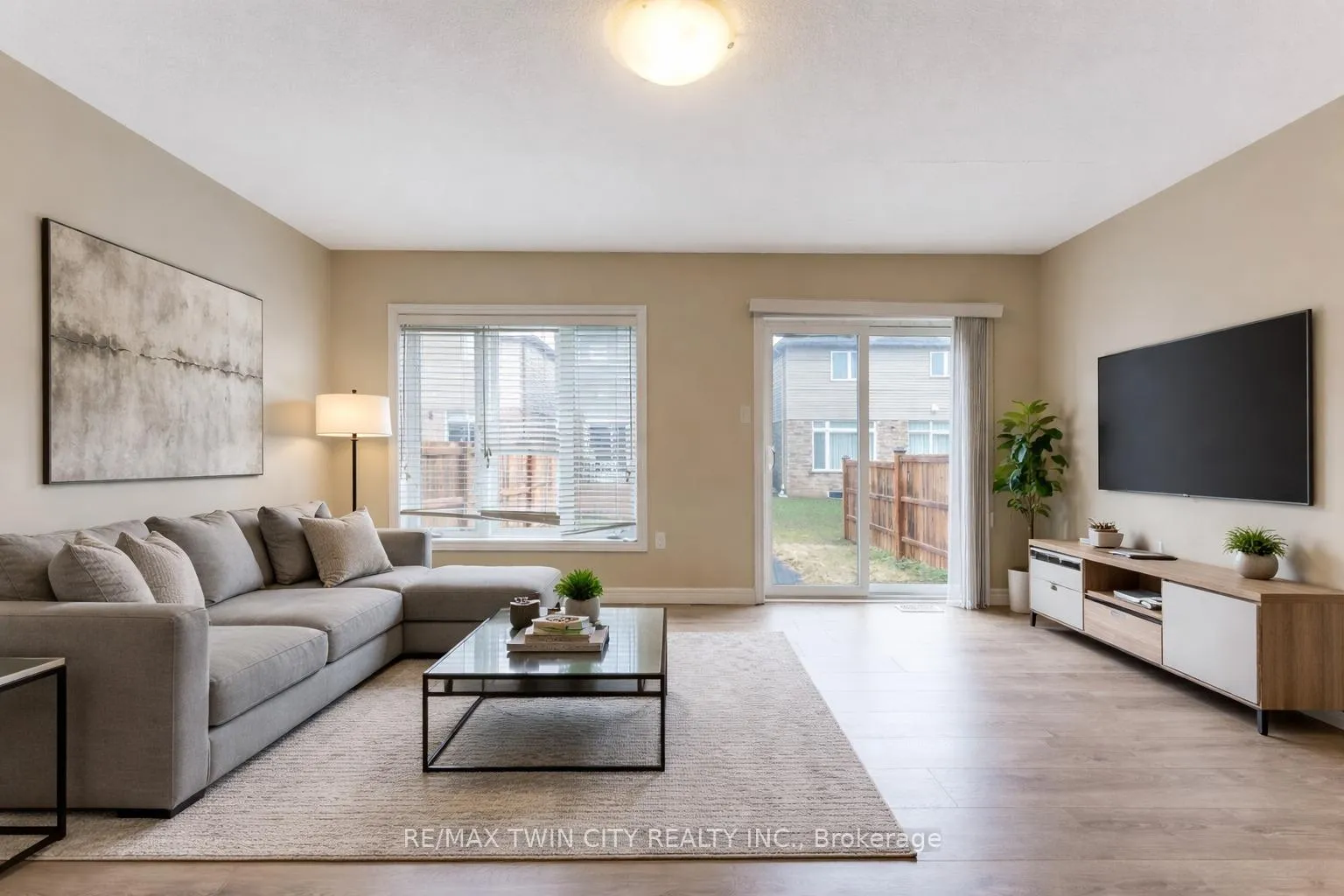 Photo 6 of 17 Valleybrook Drive, Kitchener — HOMEH