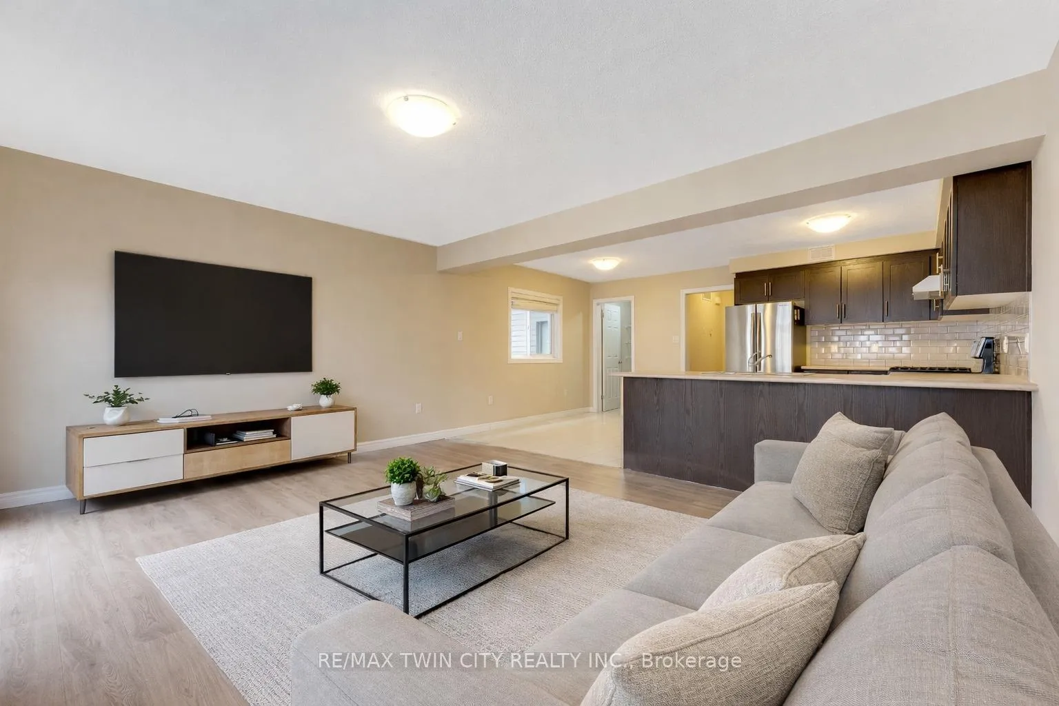 Photo 7 of 17 Valleybrook Drive, Kitchener — HOMEH