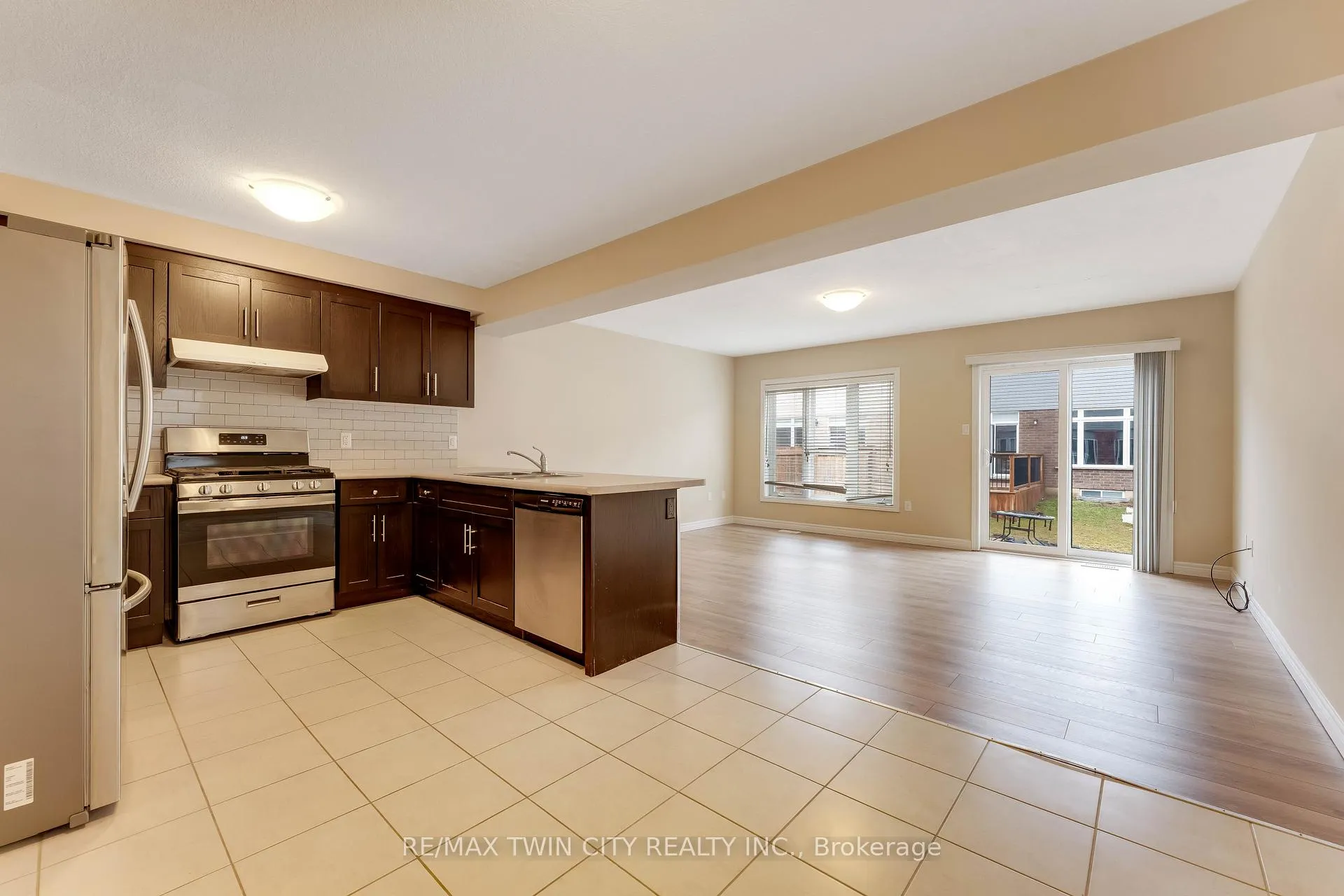 Photo 8 of 17 Valleybrook Drive, Kitchener — HOMEH