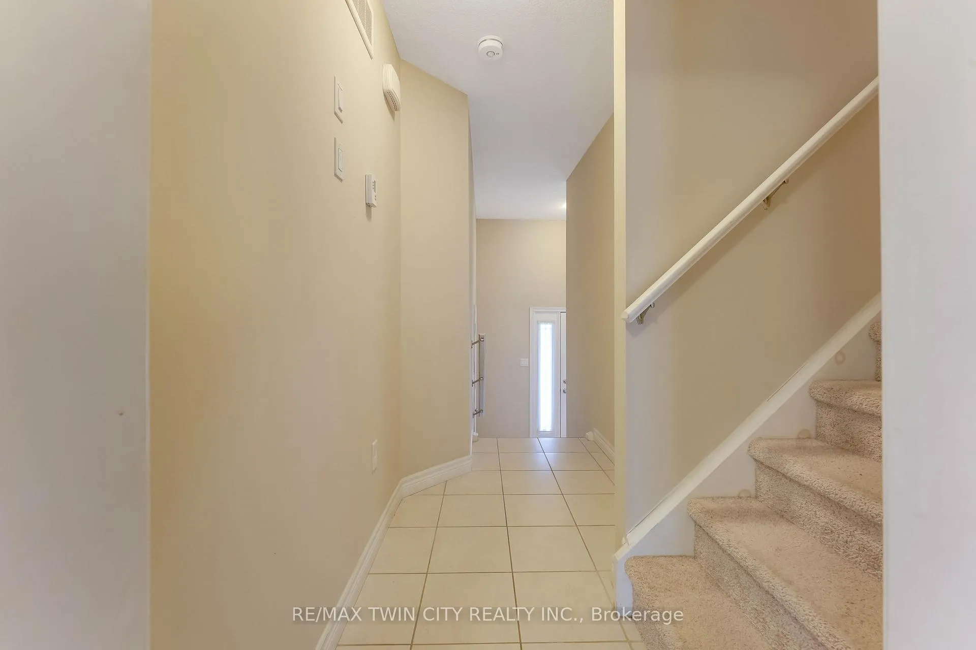 Photo 15 of 17 Valleybrook Drive, Kitchener — HOMEH