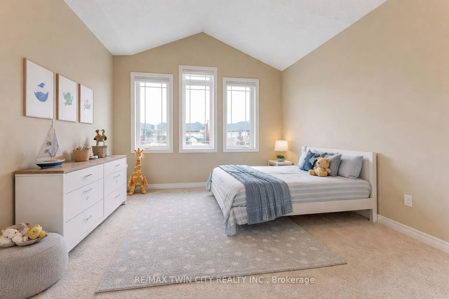 Photo 23 of 17 Valleybrook Drive, Kitchener — HOMEH