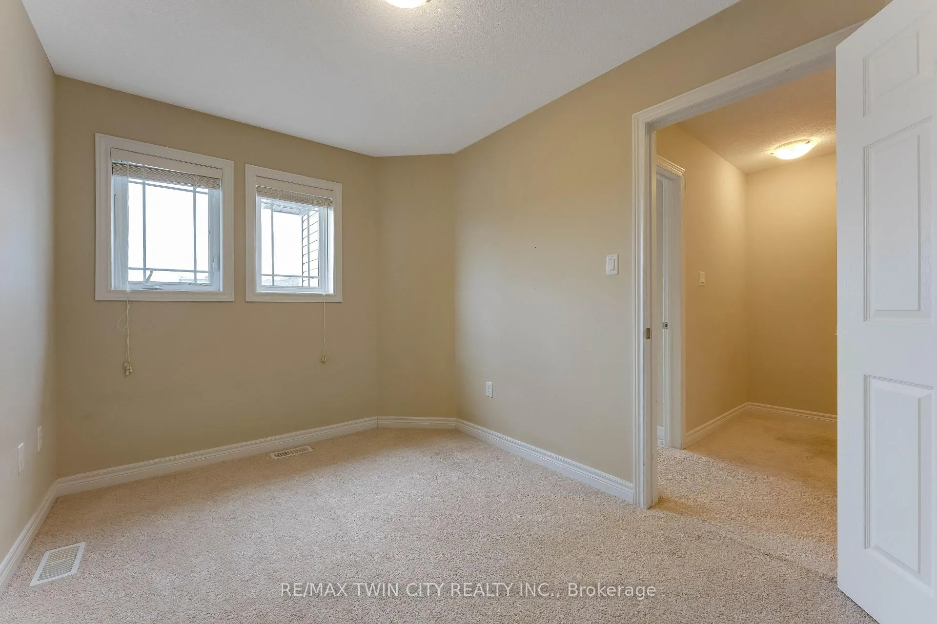 Photo 28 of 17 Valleybrook Drive, Kitchener — HOMEH