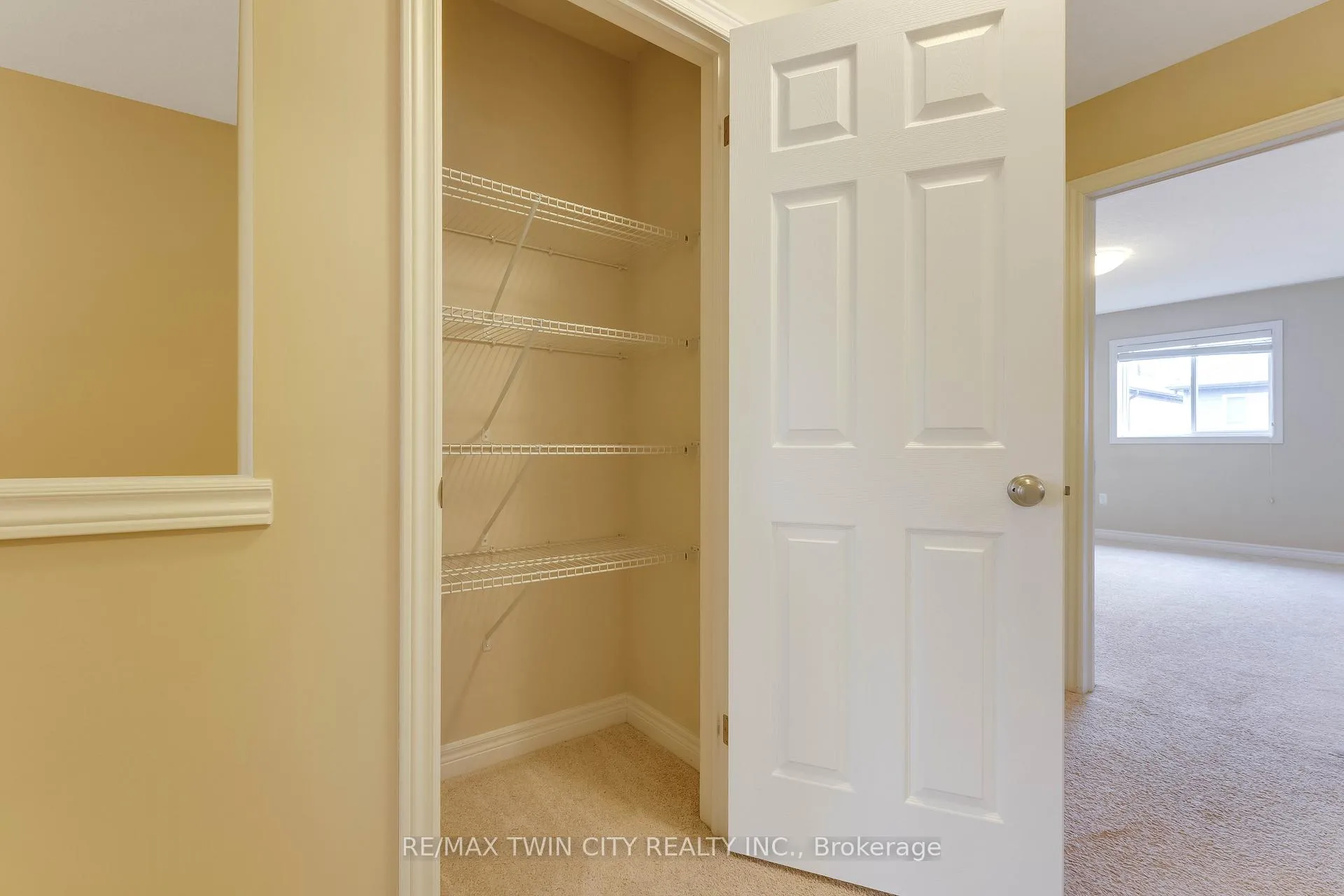 Photo 29 of 17 Valleybrook Drive, Kitchener — HOMEH