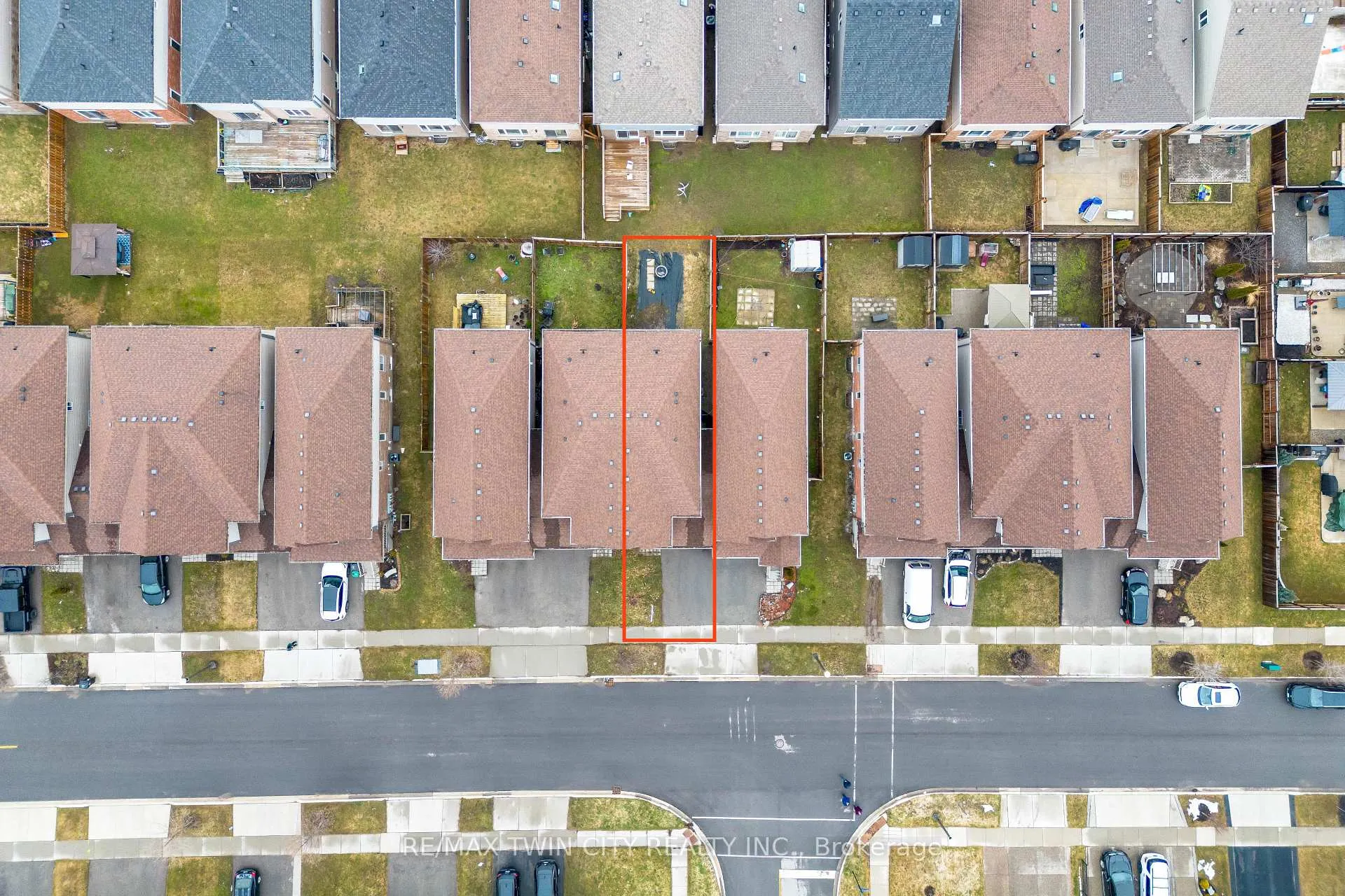 Photo 33 of 17 Valleybrook Drive, Kitchener — HOMEH