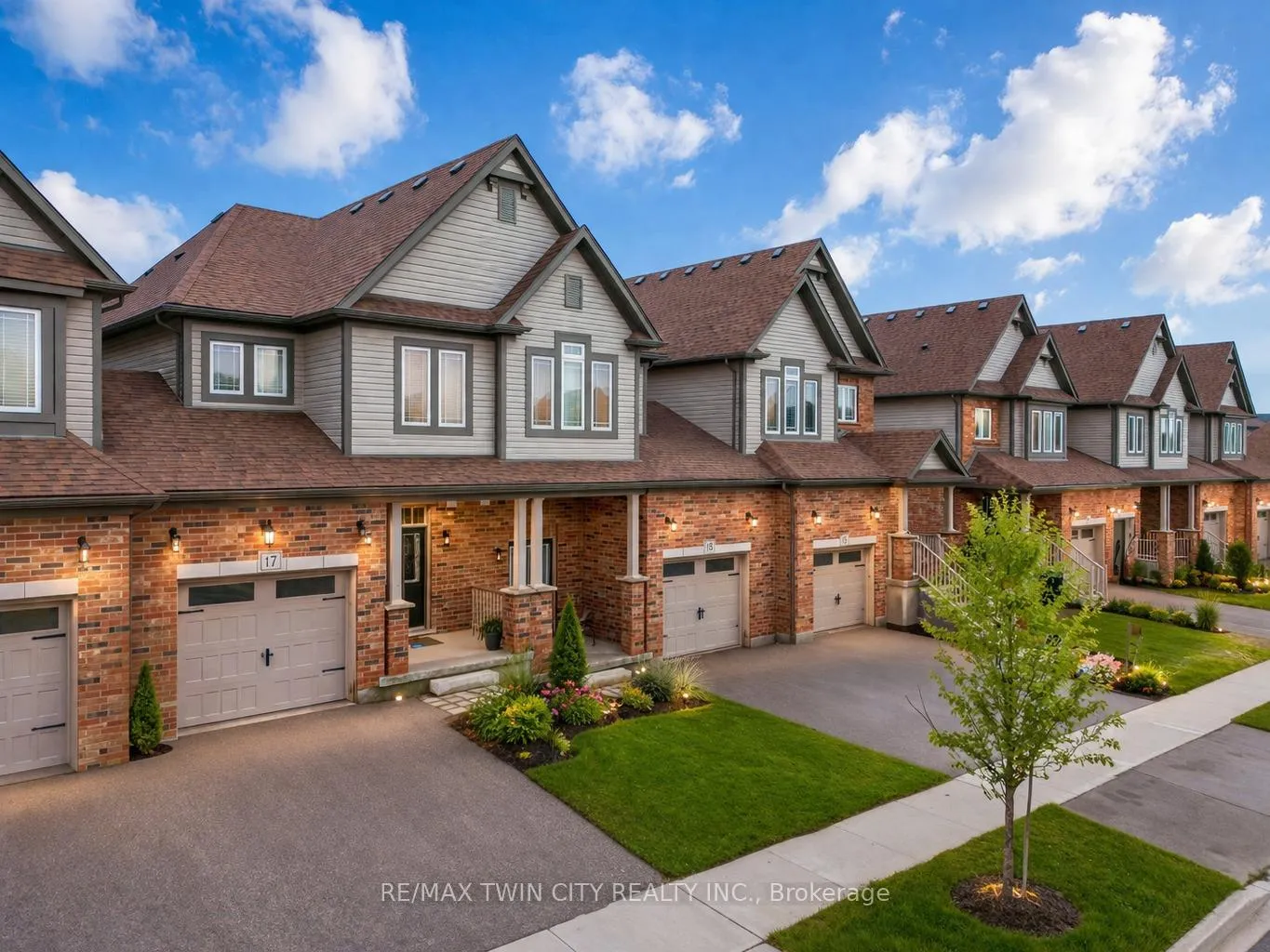 Photo 36 of 17 Valleybrook Drive, Kitchener — HOMEH