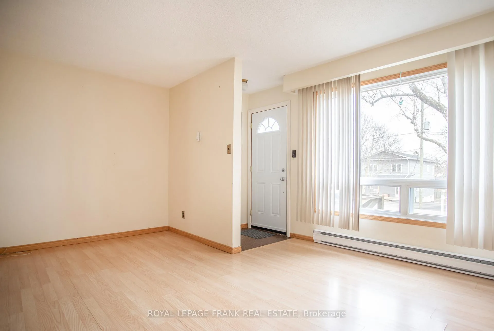 Photo 3 of 1120 King Street, Whitby, Downtown Whitby — HOMEH