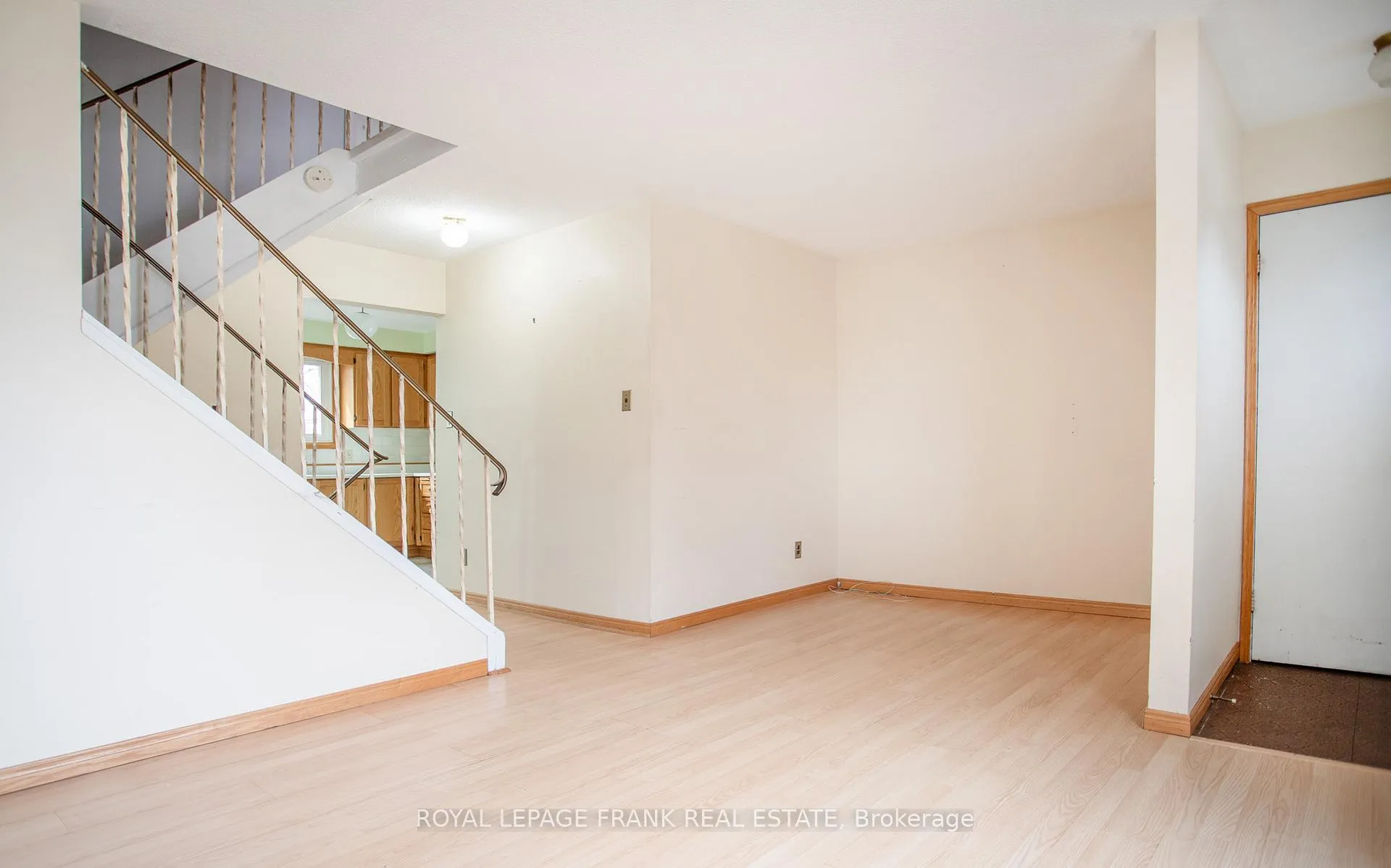 Photo 4 of 1120 King Street, Whitby, Downtown Whitby — HOMEH