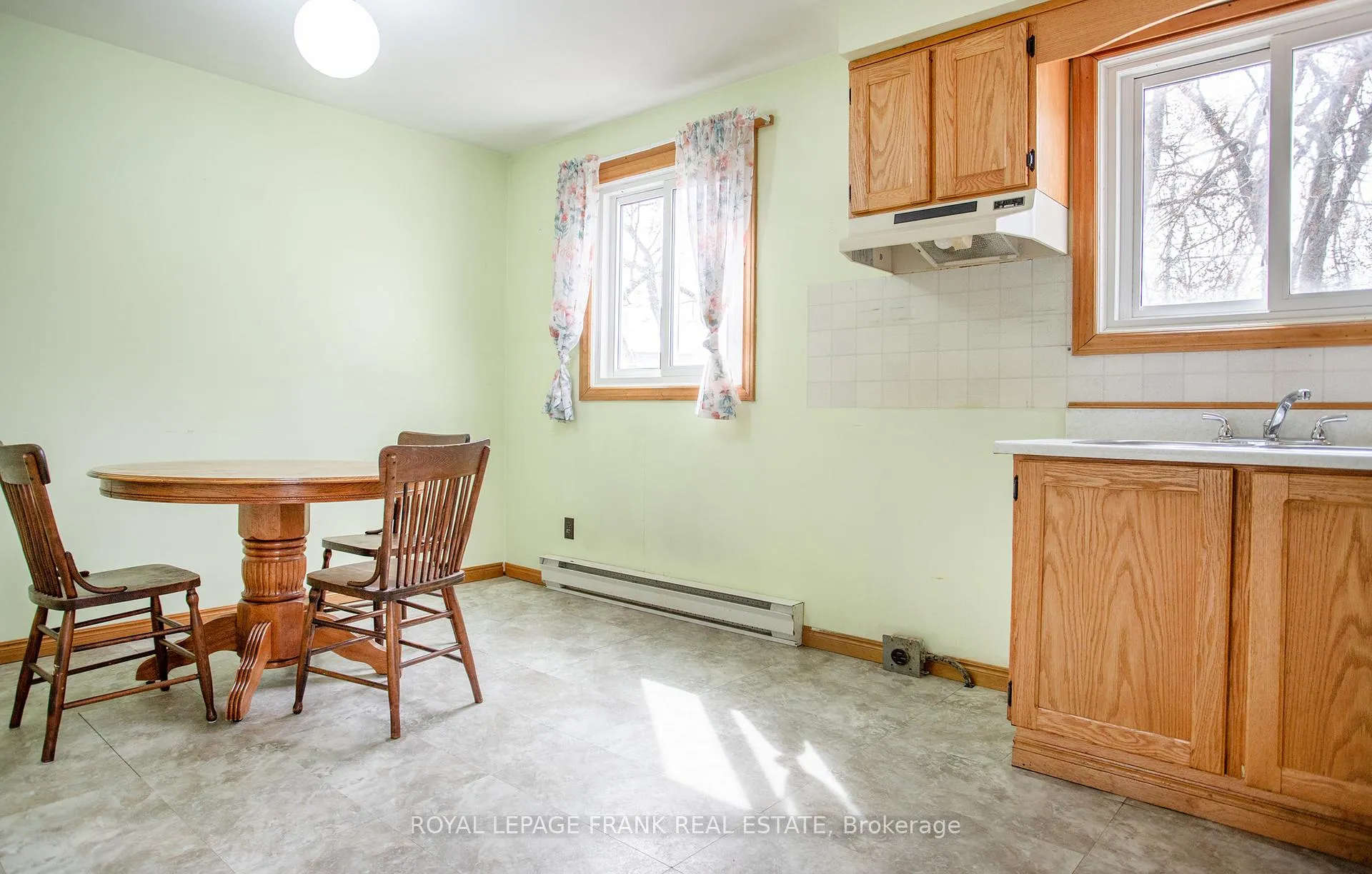 Photo 9 of 1120 King Street, Whitby, Downtown Whitby — HOMEH