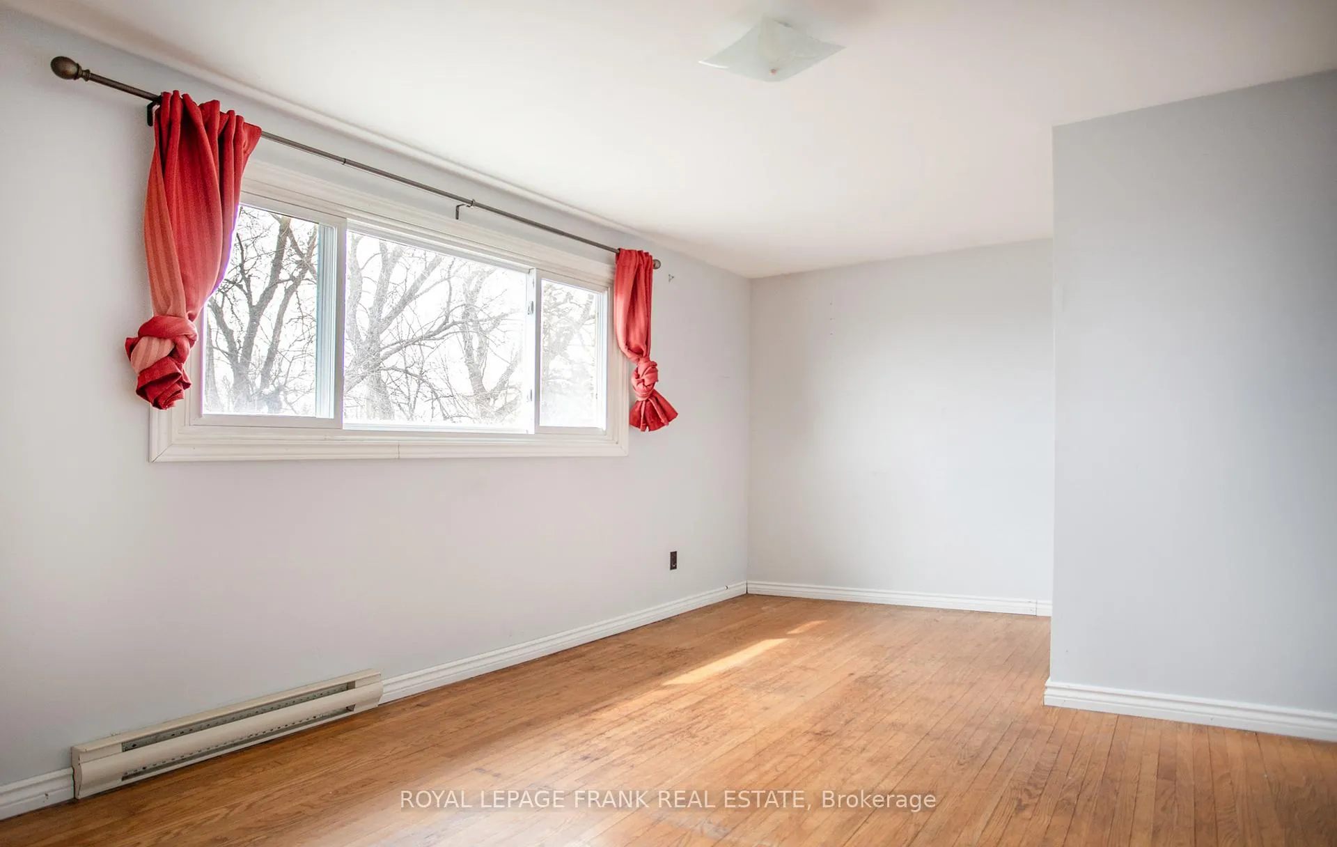 Photo 13 of 1120 King Street, Whitby, Downtown Whitby — HOMEH