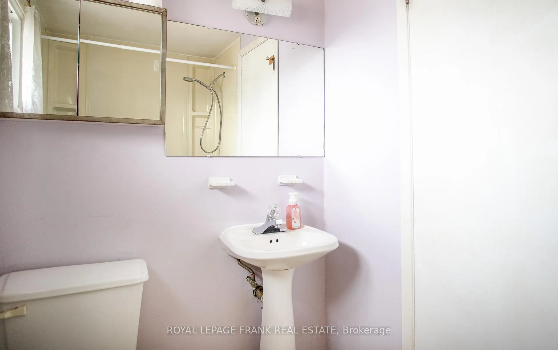 Photo 20 of 1120 King Street, Whitby, Downtown Whitby — HOMEH