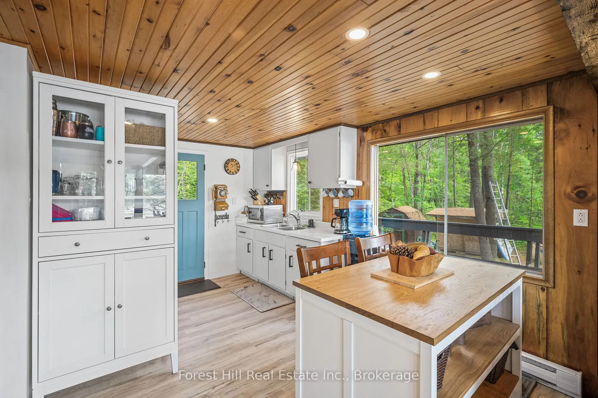 Photo 10 of 1099 Bracken Trail, Minden Hills, Lutterworth — HOMEH