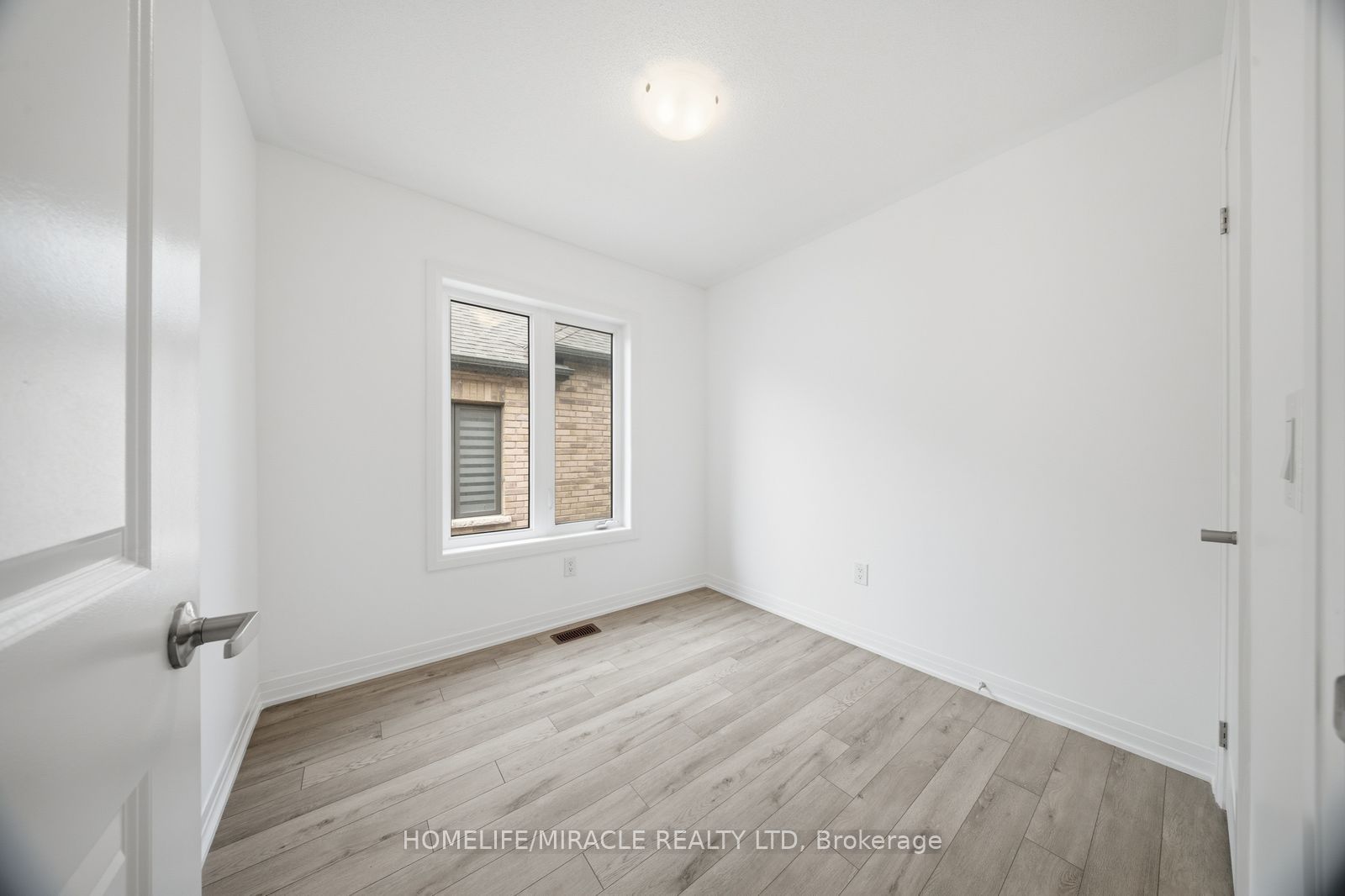 Photo 14 of Unit 901, 585 Colborne Street E, Brant, Brantford Twp — HOMEH