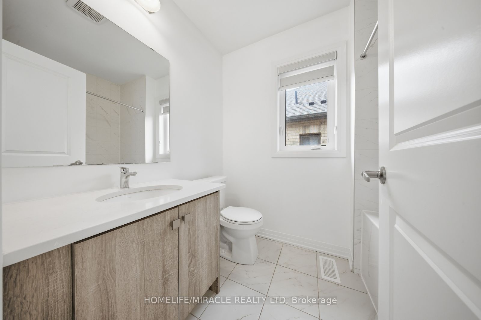 Photo 17 of Unit 901, 585 Colborne Street E, Brant, Brantford Twp — HOMEH