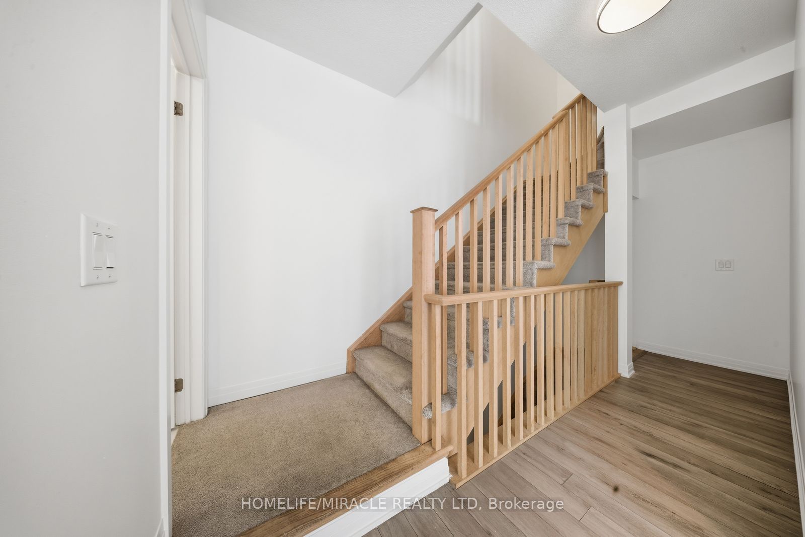 Photo 12 of Unit 901, 585 Colborne Street E, Brant, Brantford Twp — HOMEH