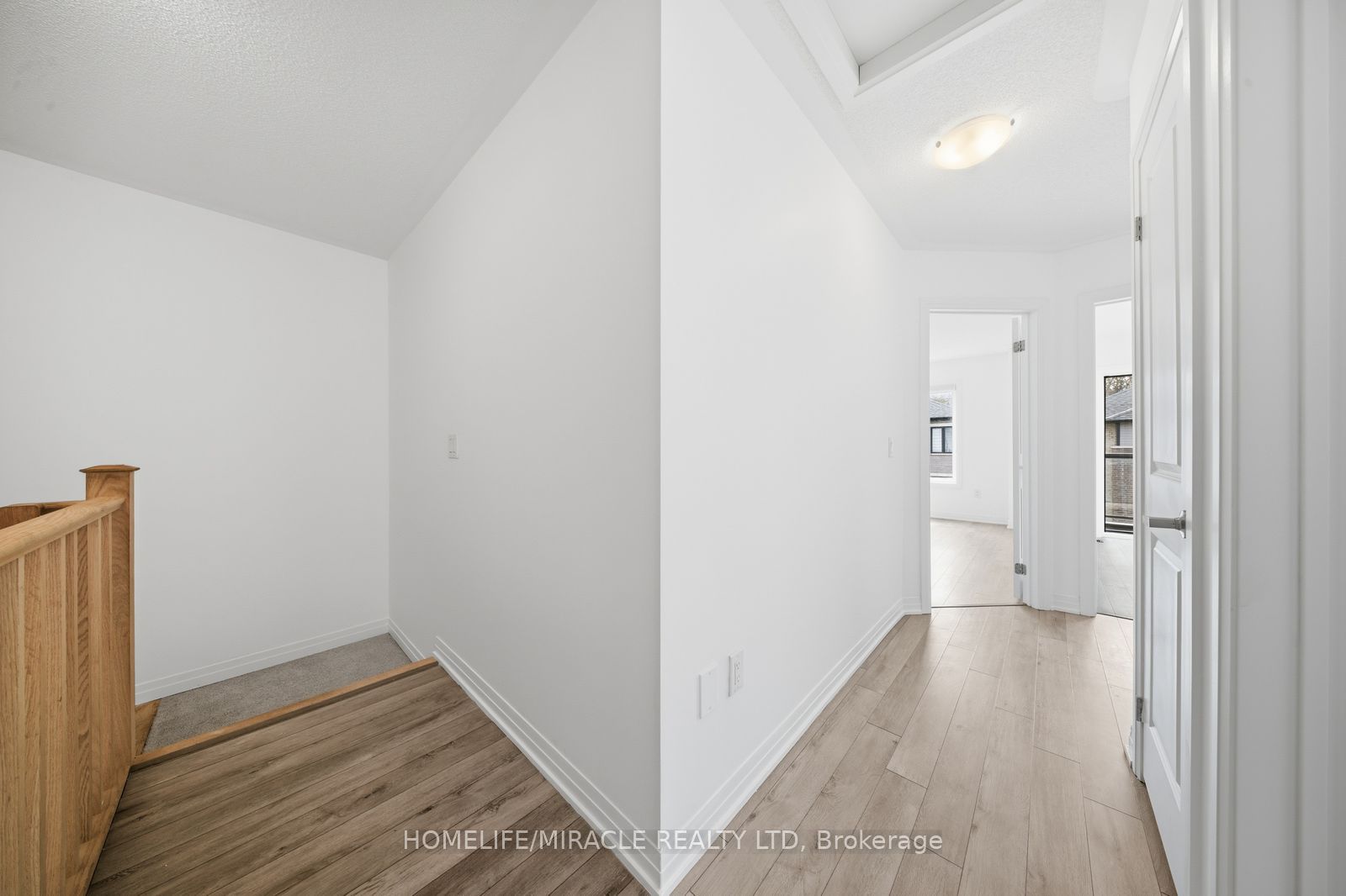 Photo 13 of Unit 901, 585 Colborne Street E, Brant, Brantford Twp — HOMEH