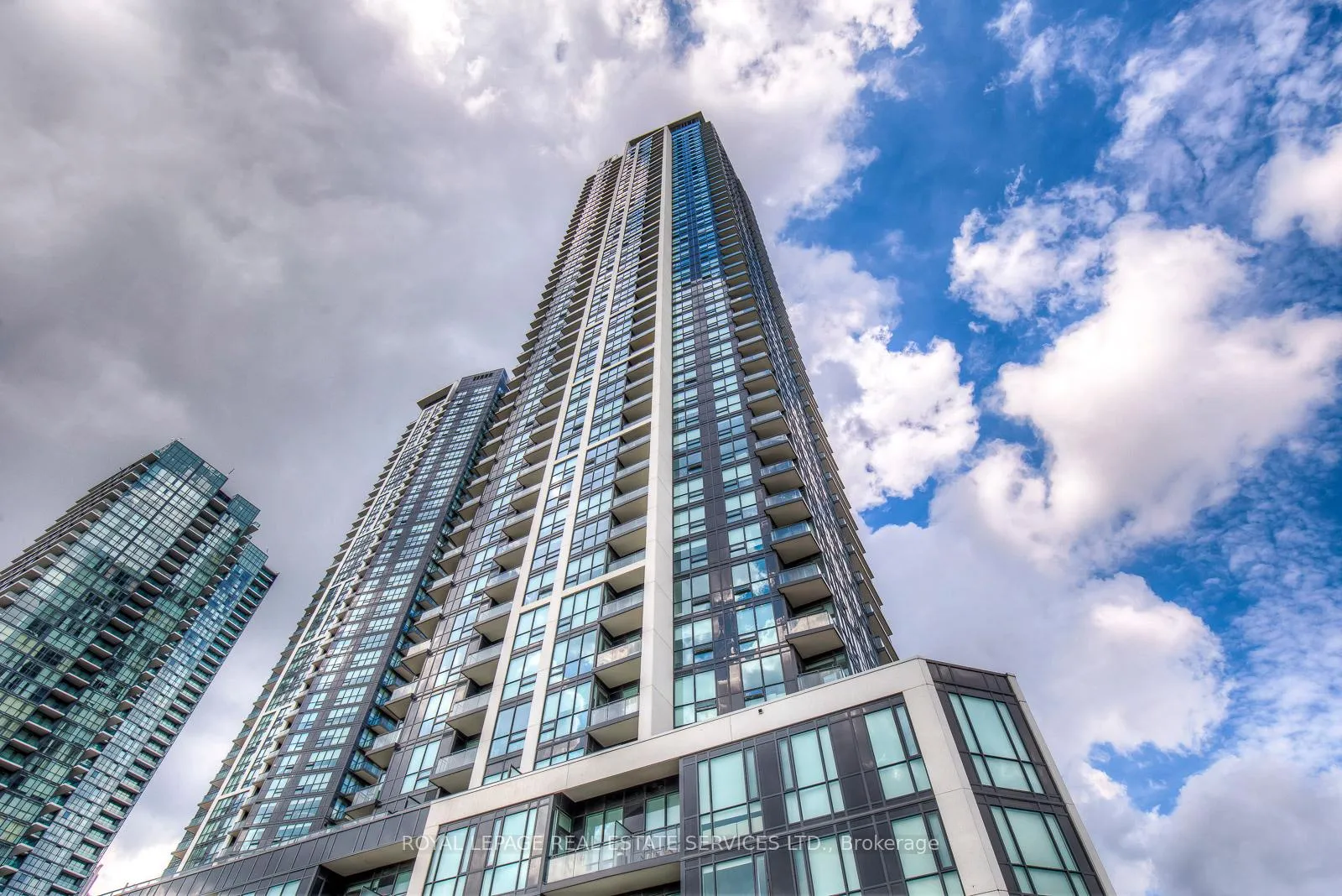Front of Unit Lph11, 4011 Brickstone Mews