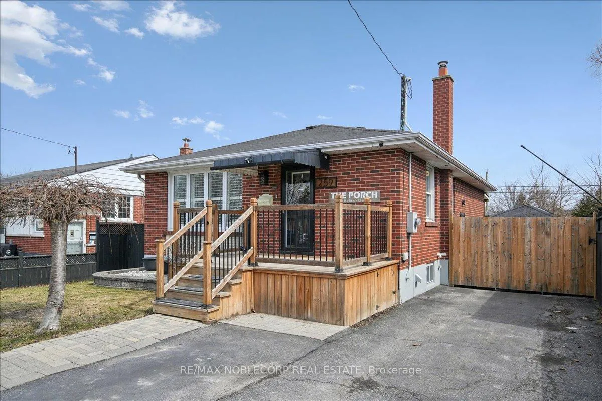 Front of 259 Farewell Street