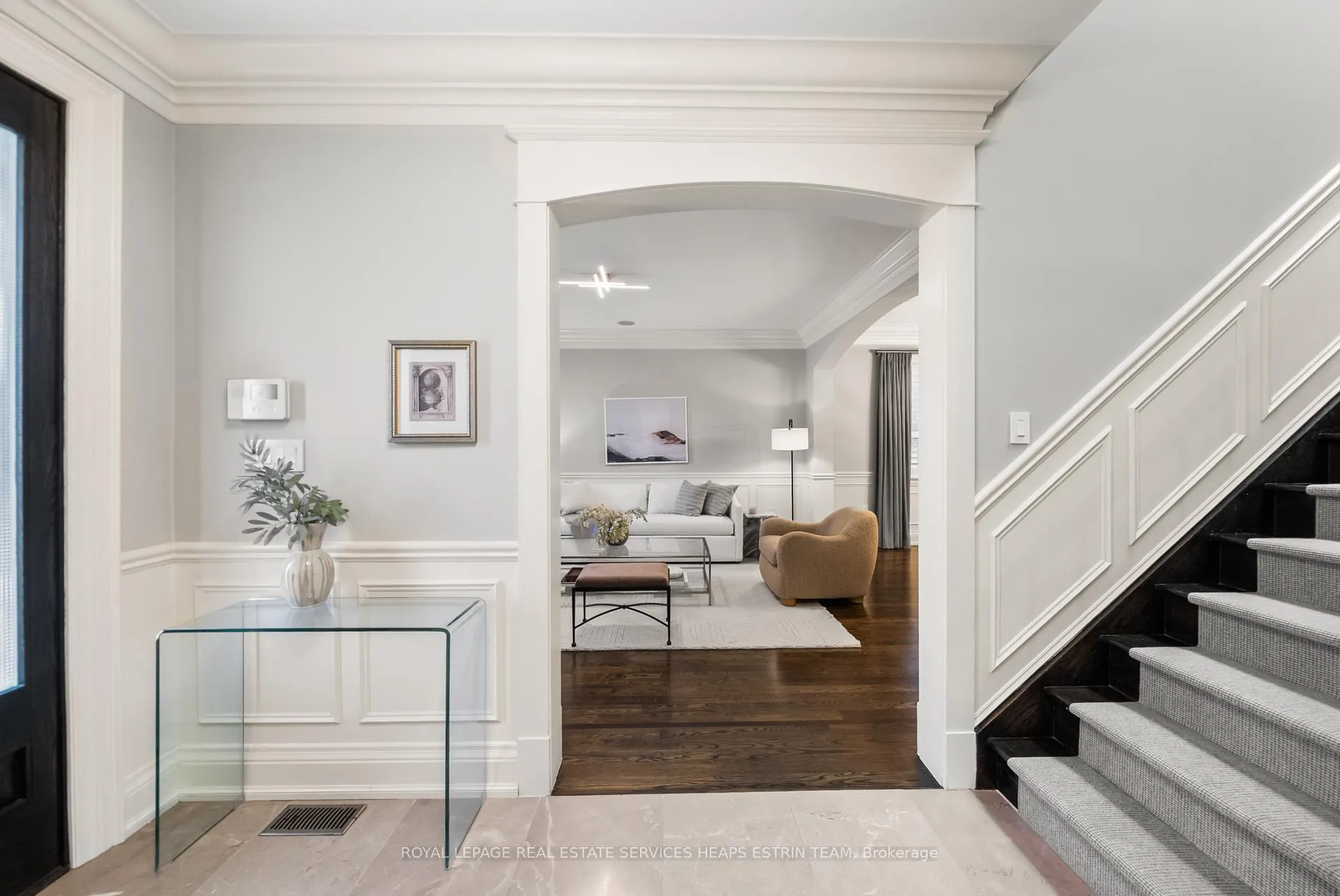 Photo 3 of 110 Joicey Boulevard, Toronto, Bedford Park-Nortown — HOMEH