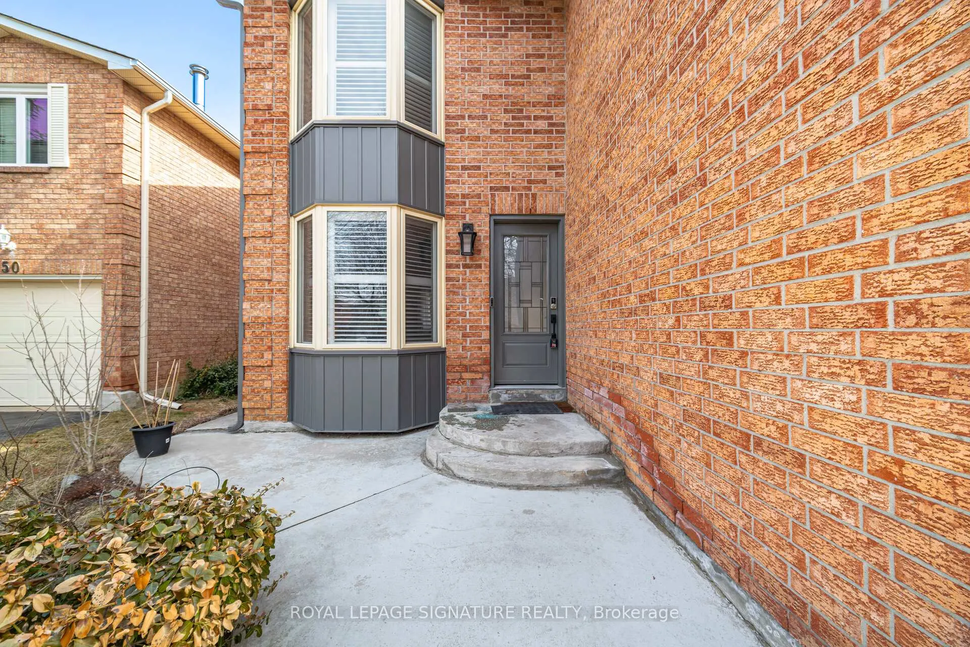Photo 3 of 48 Evalene Court, Brampton, Heart Lake West — HOMEH