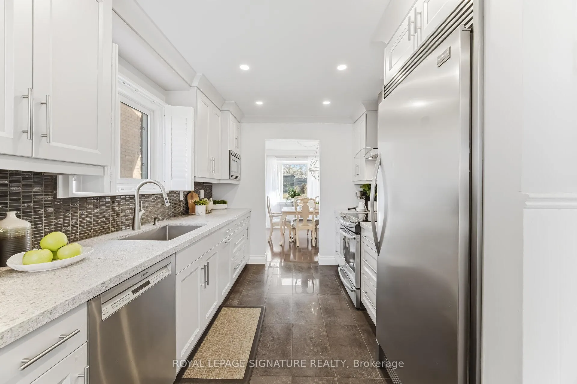 Photo 6 of 48 Evalene Court, Brampton, Heart Lake West — HOMEH