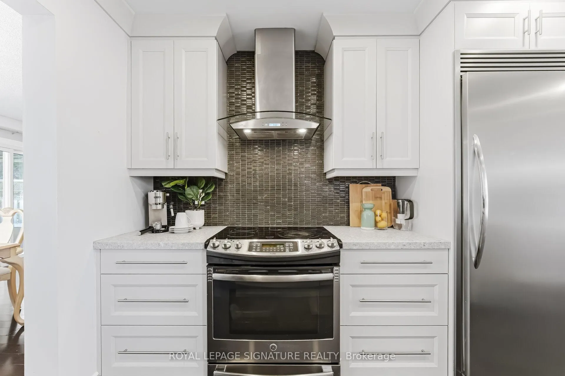 Photo 11 of 48 Evalene Court, Brampton, Heart Lake West — HOMEH