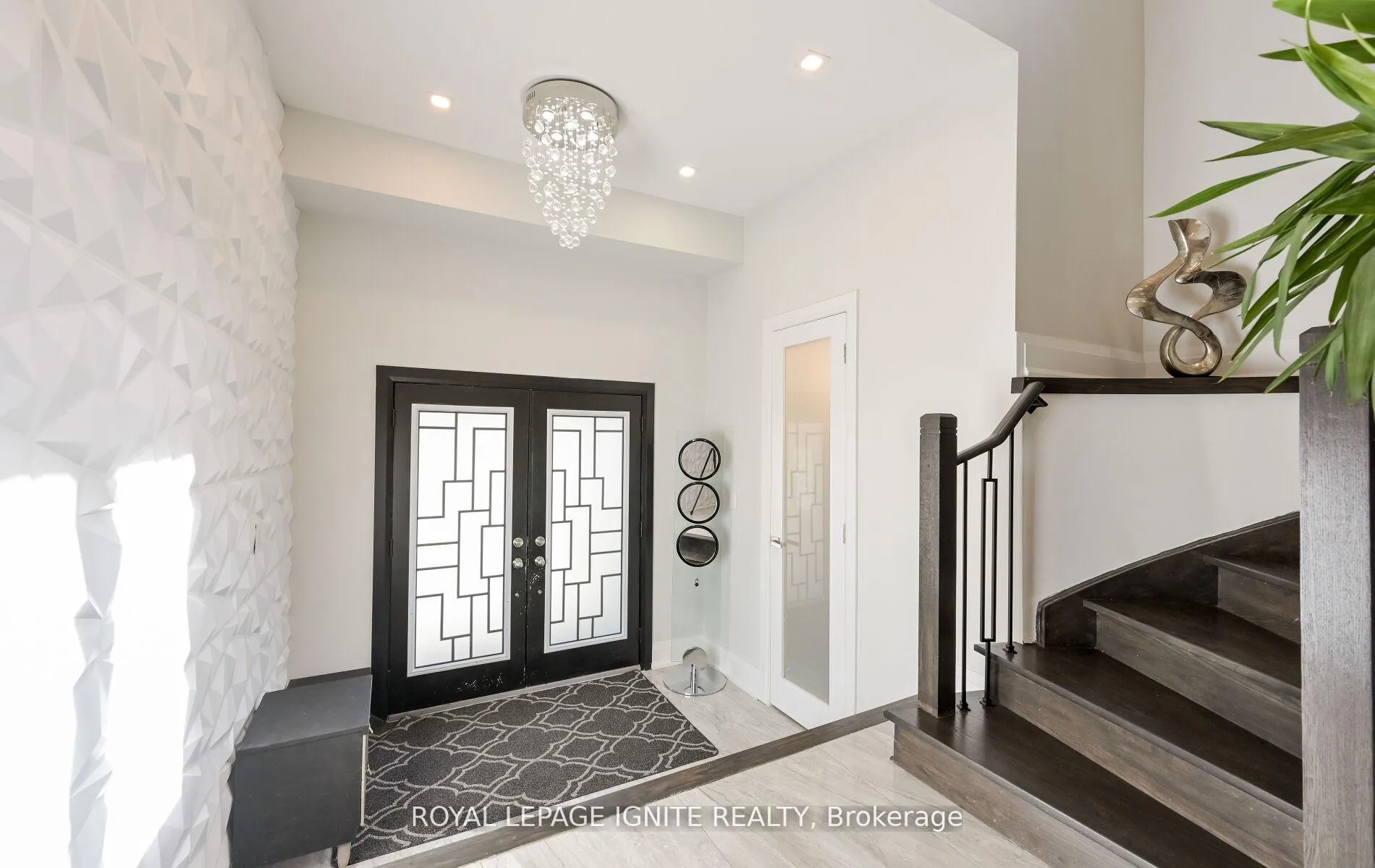 Photo 8 of 24 Christensen Avenue, Caledon, Bolton North — HOMEH