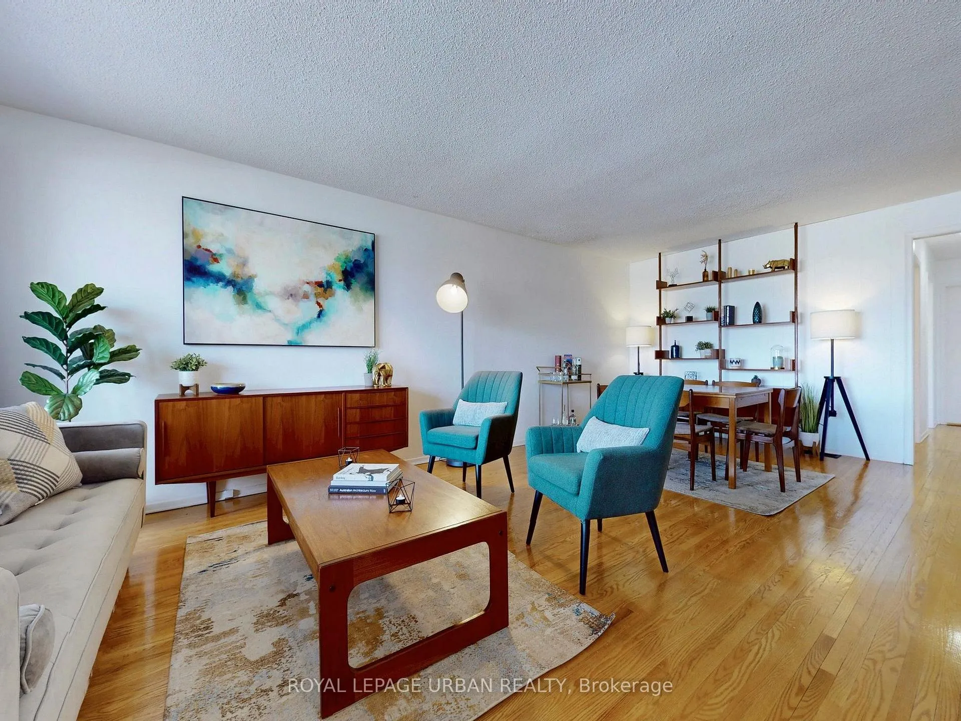 Photo 3 of 733 Consort Crescent, Mississauga, Erindale — HOMEH