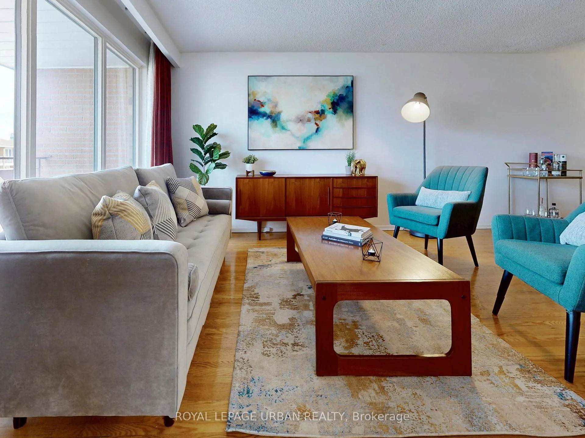 Photo 4 of 733 Consort Crescent, Mississauga, Erindale — HOMEH