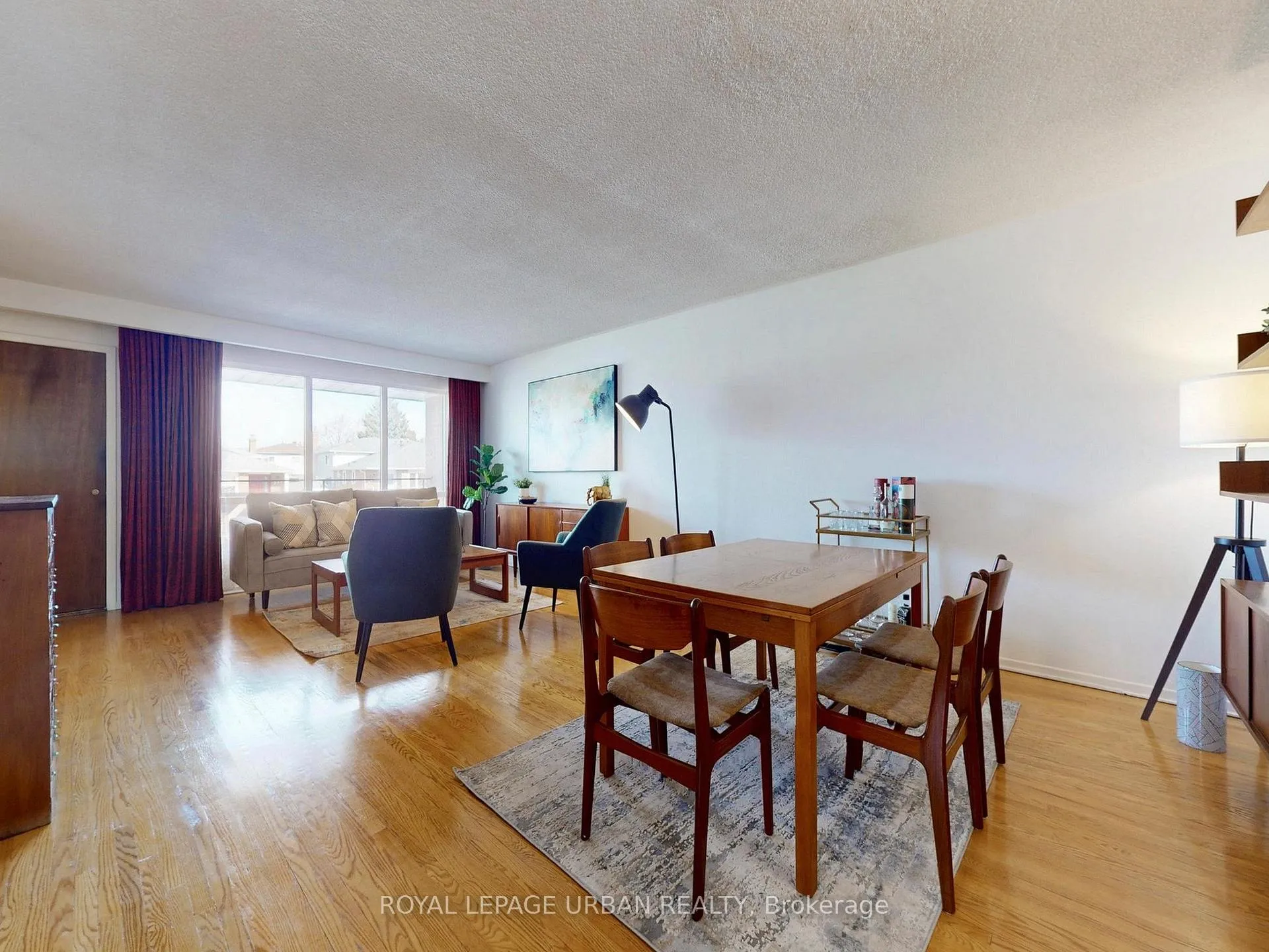 Photo 8 of 733 Consort Crescent, Mississauga, Erindale — HOMEH