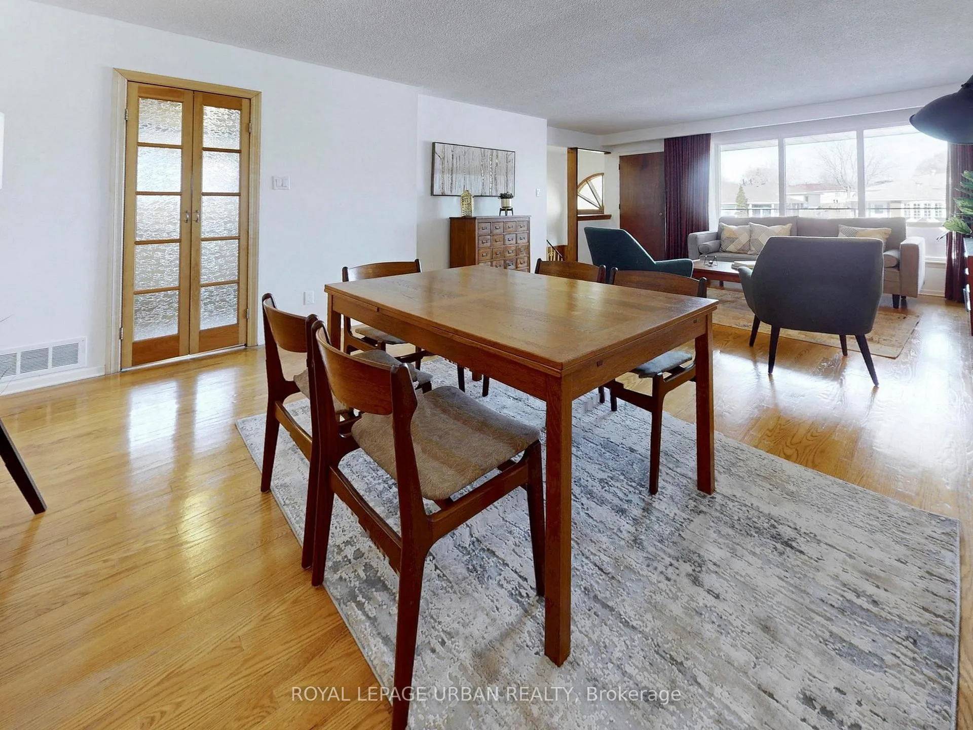 Photo 9 of 733 Consort Crescent, Mississauga, Erindale — HOMEH